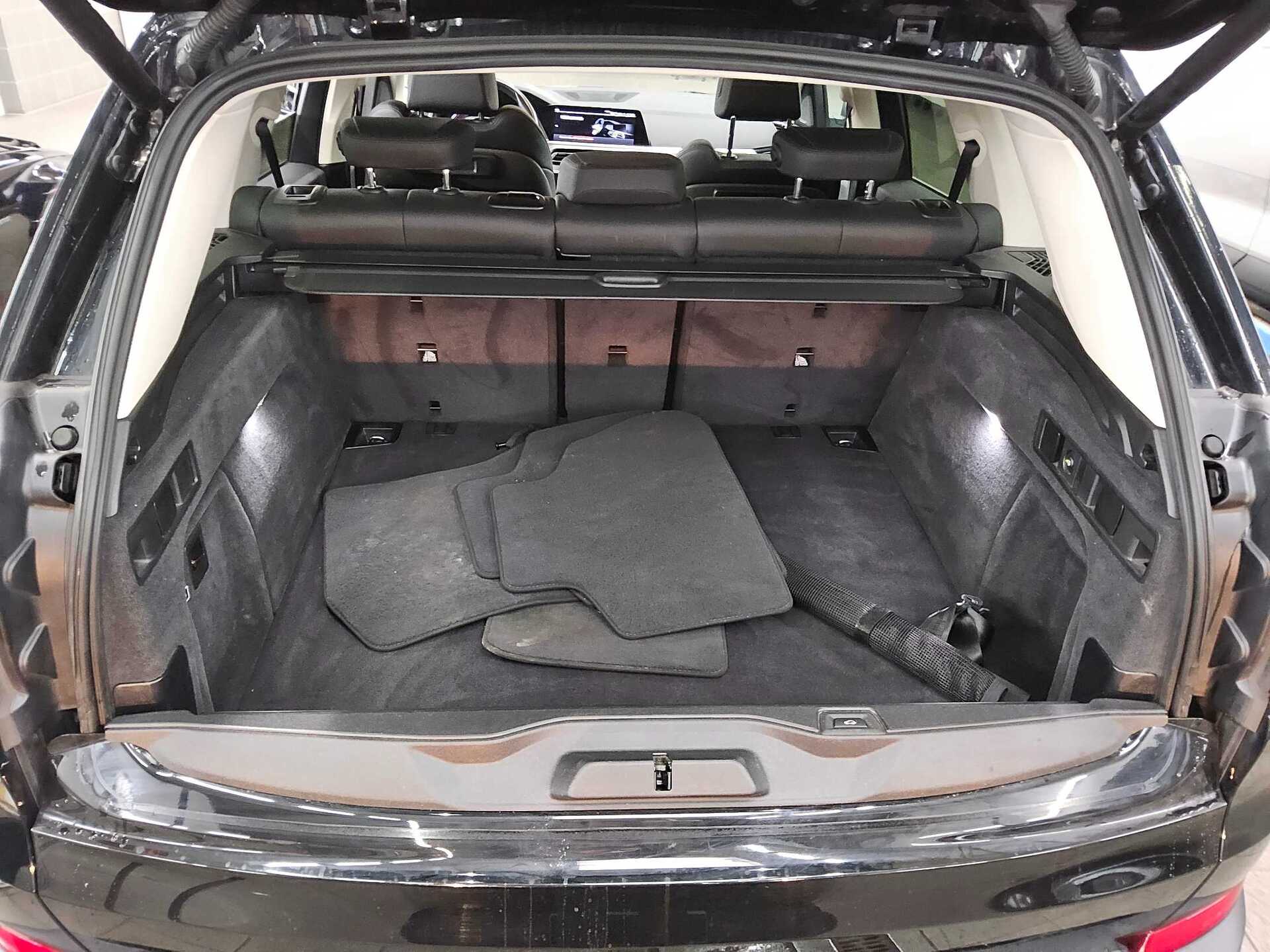 BMW X5 xDrive25d Leder Navi LED LC prof. H-K AHK 12