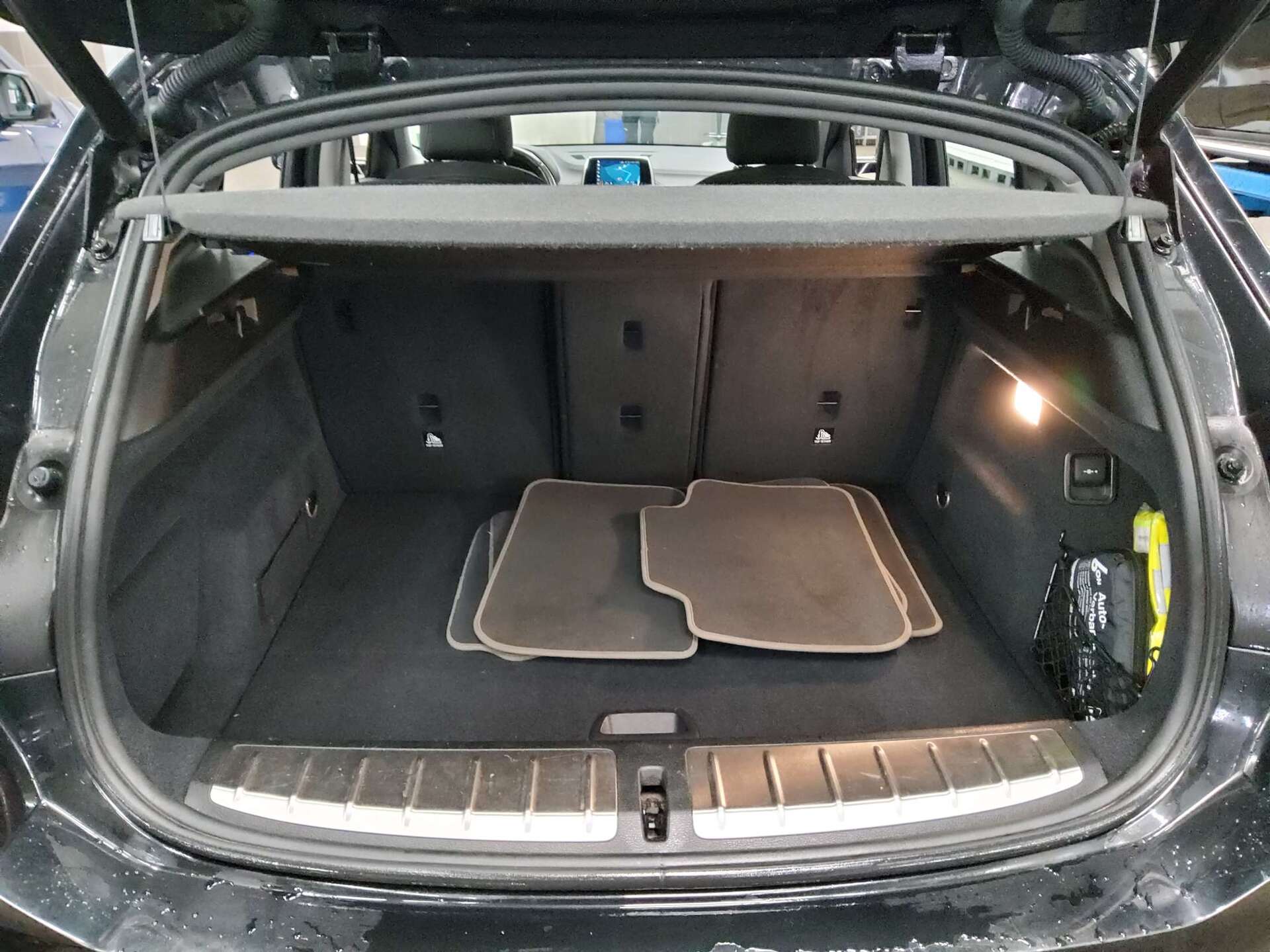 BMW X2 sDrive18d Navi LED Pano Sportsitze 11