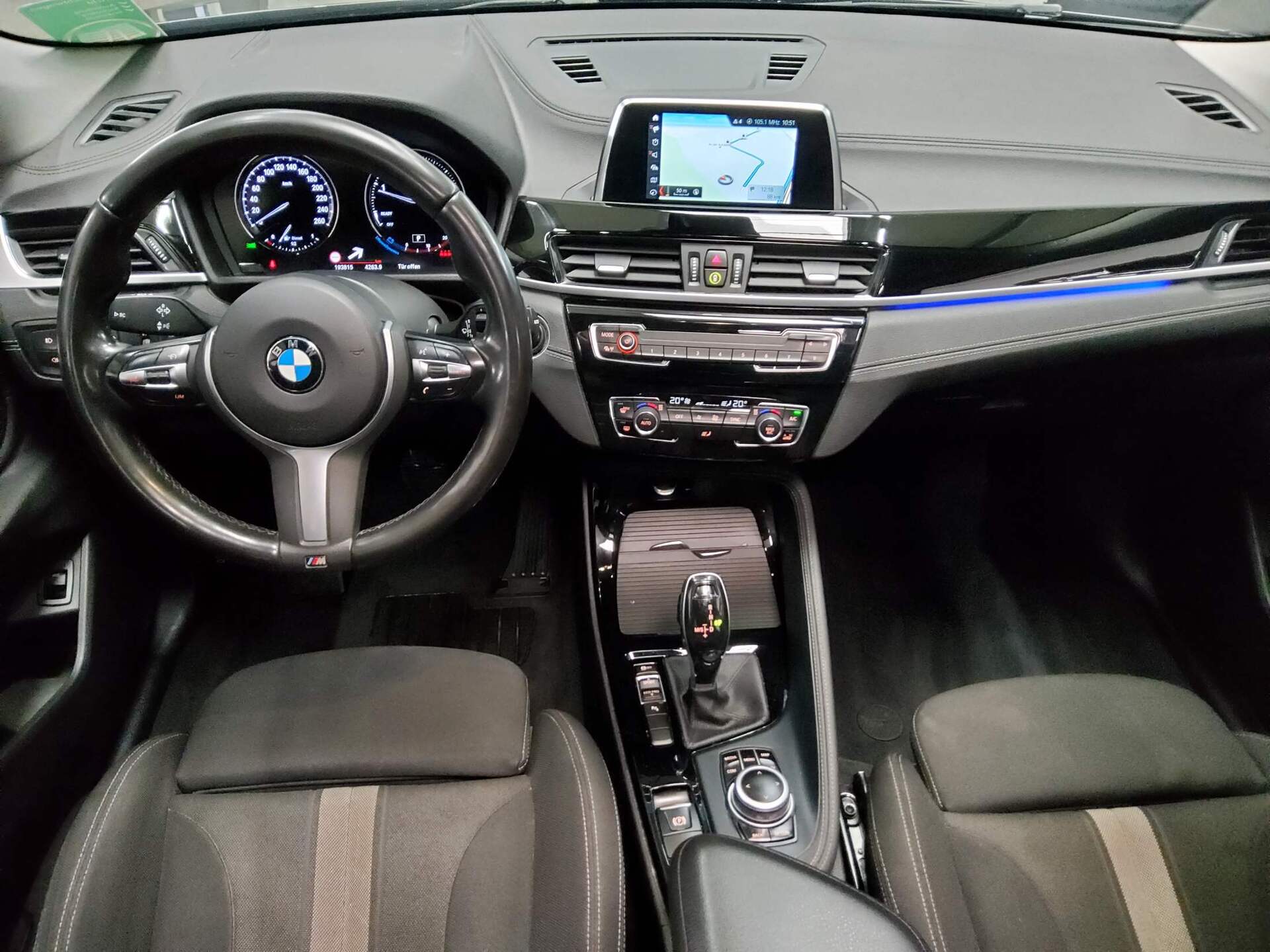 BMW X2 sDrive18d Navi LED Pano Sportsitze 5