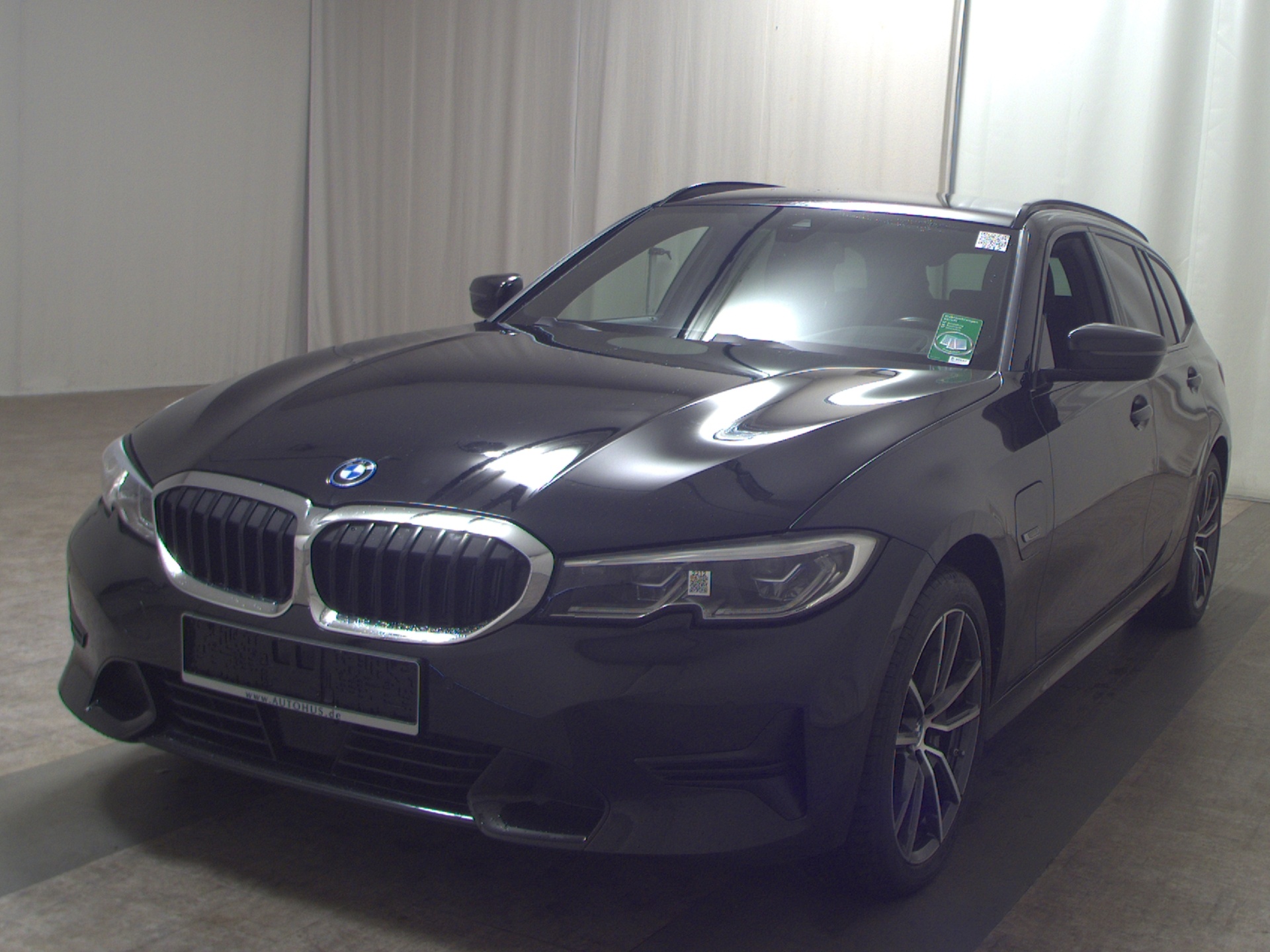 BMW 330e Touring xDr Sport-Line Nav Laser LC-Pro HuD 2