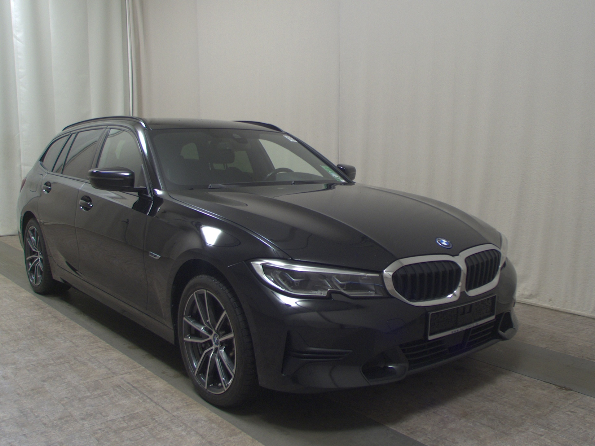 BMW 330e Touring xDr Sport-Line Nav Laser LC-Pro HuD 3