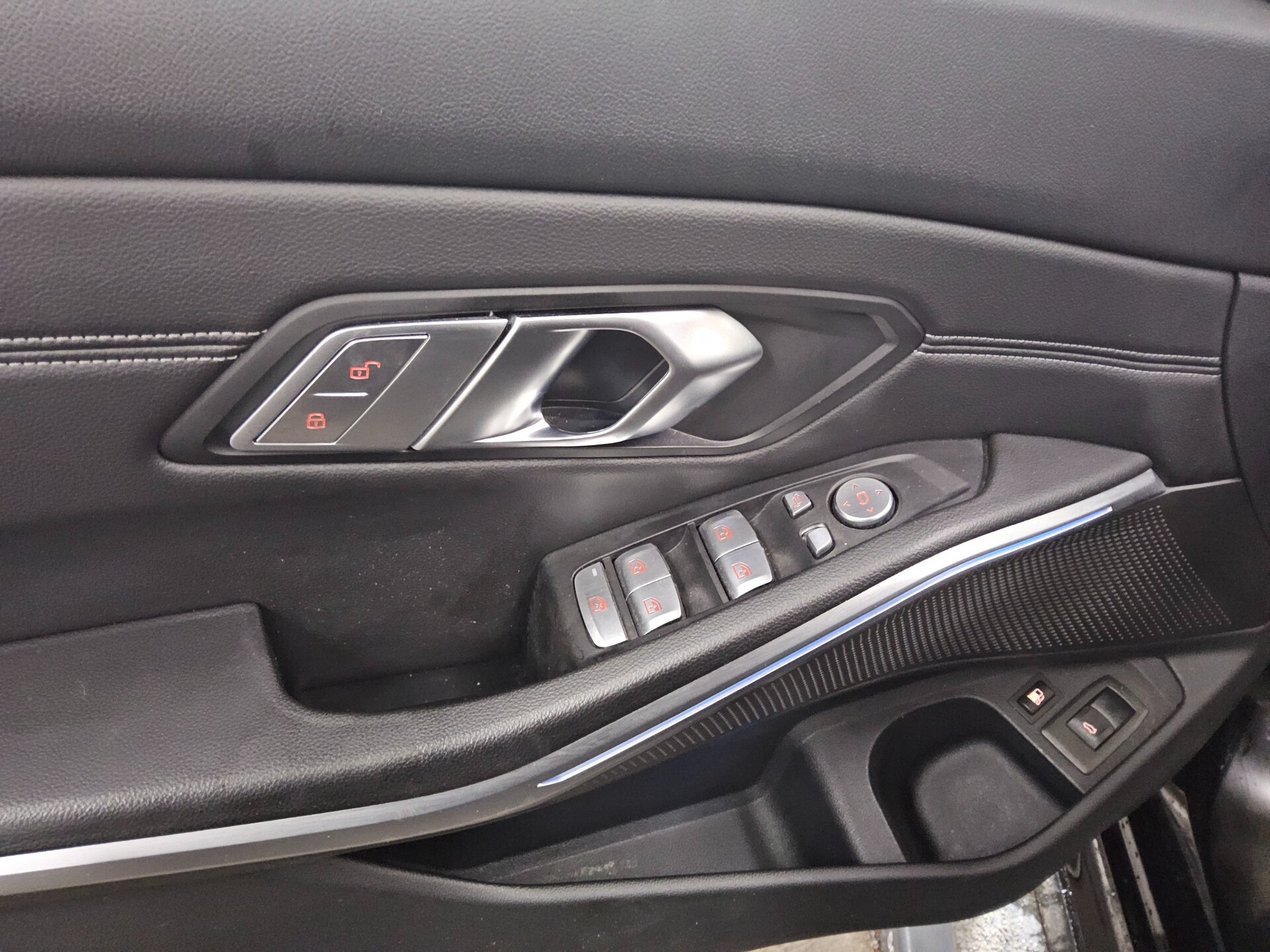 BMW 330e Touring xDr Sport-Line Nav Laser LC-Pro HuD 10