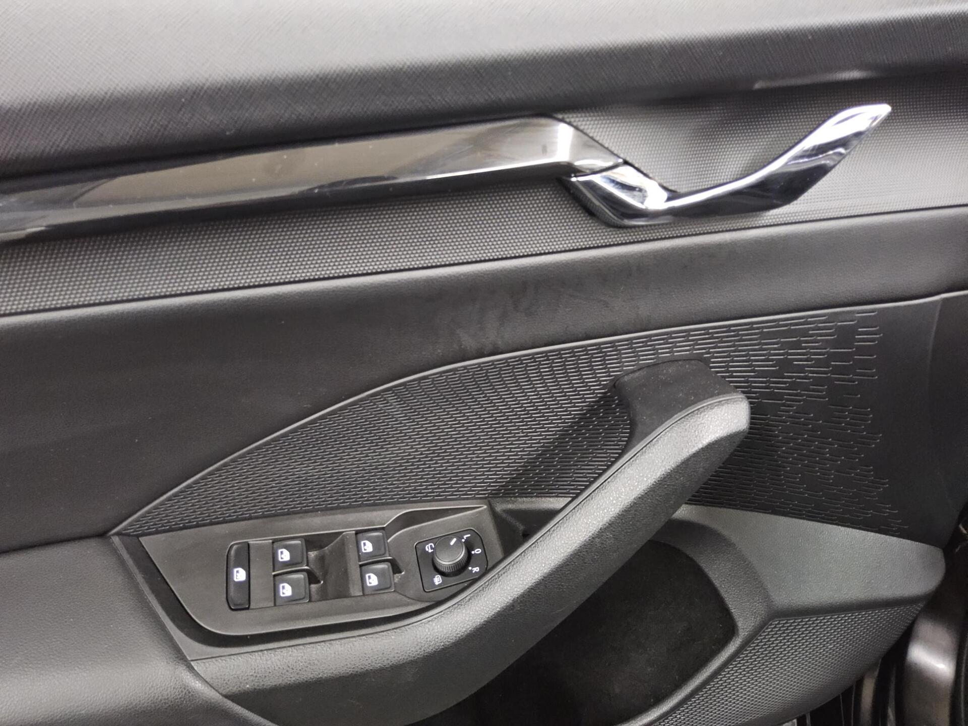 Skoda Octavia Kombi 2.0 TDI Tour Navi LED vc ACC PDC 10