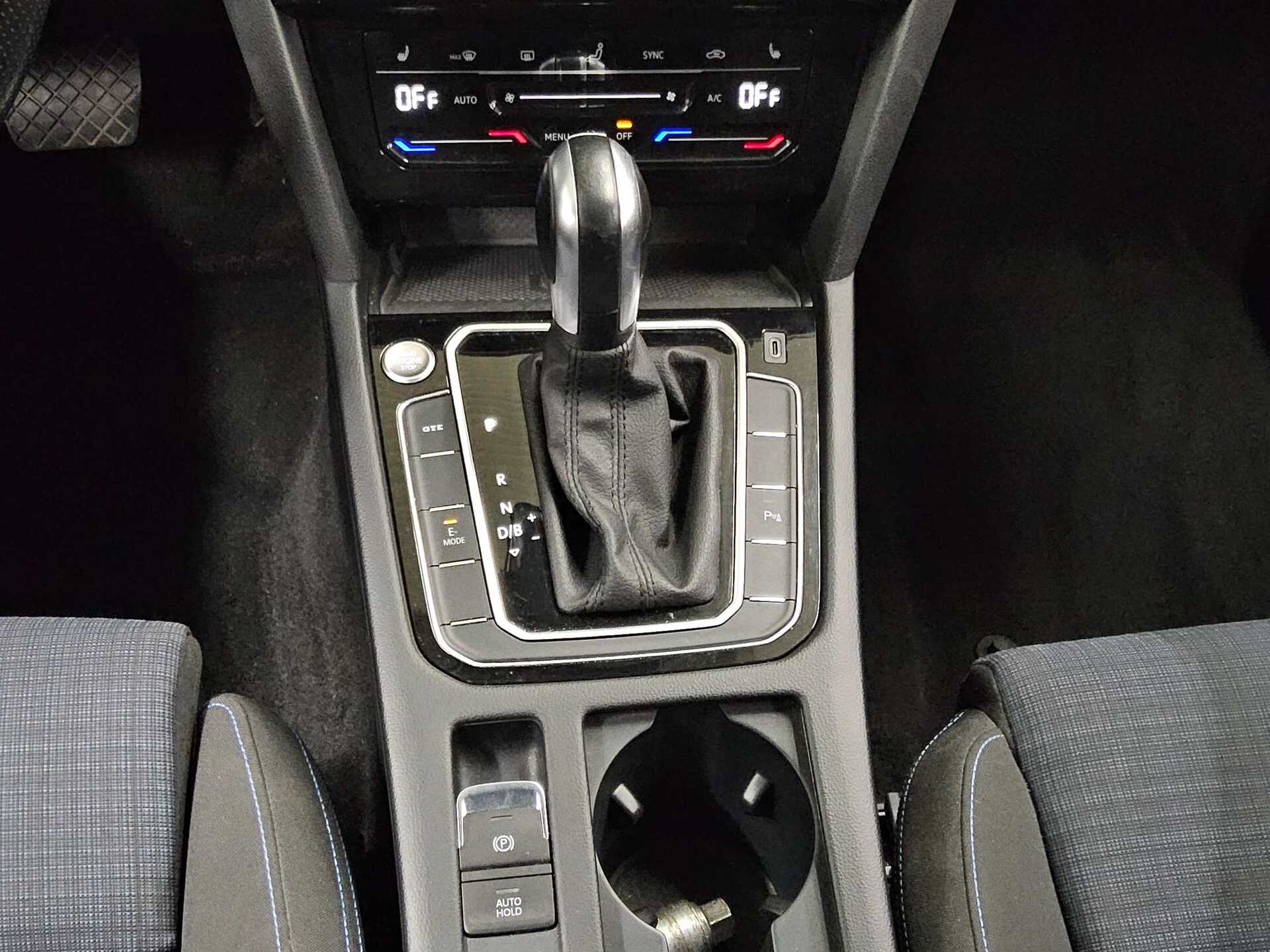 Volkswagen Passat Var. GTE 1.4 TSI Navi LED RFK AHK ACC 6