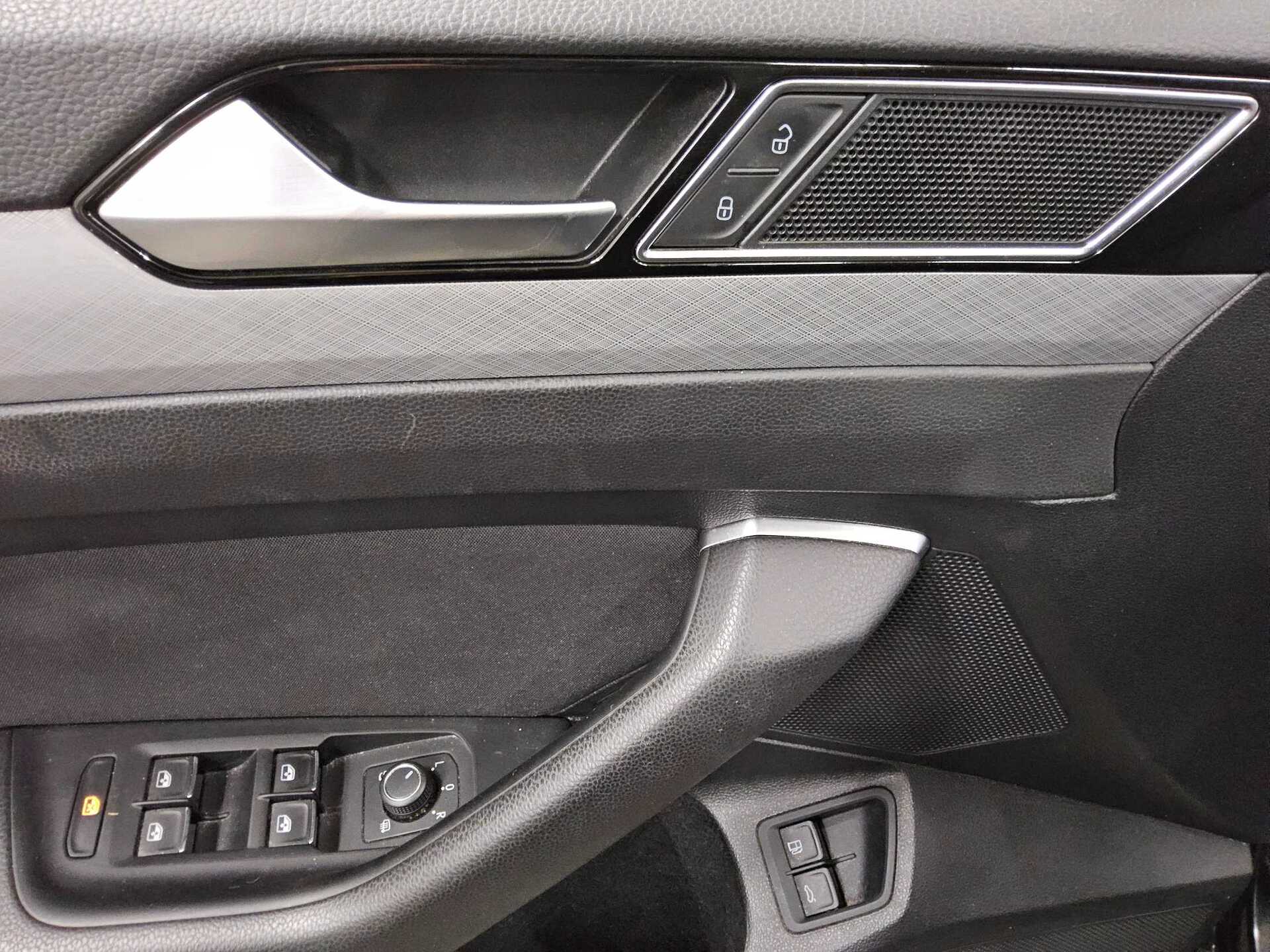 Volkswagen Passat Var. GTE 1.4 TSI Navi LED RFK AHK ACC 9