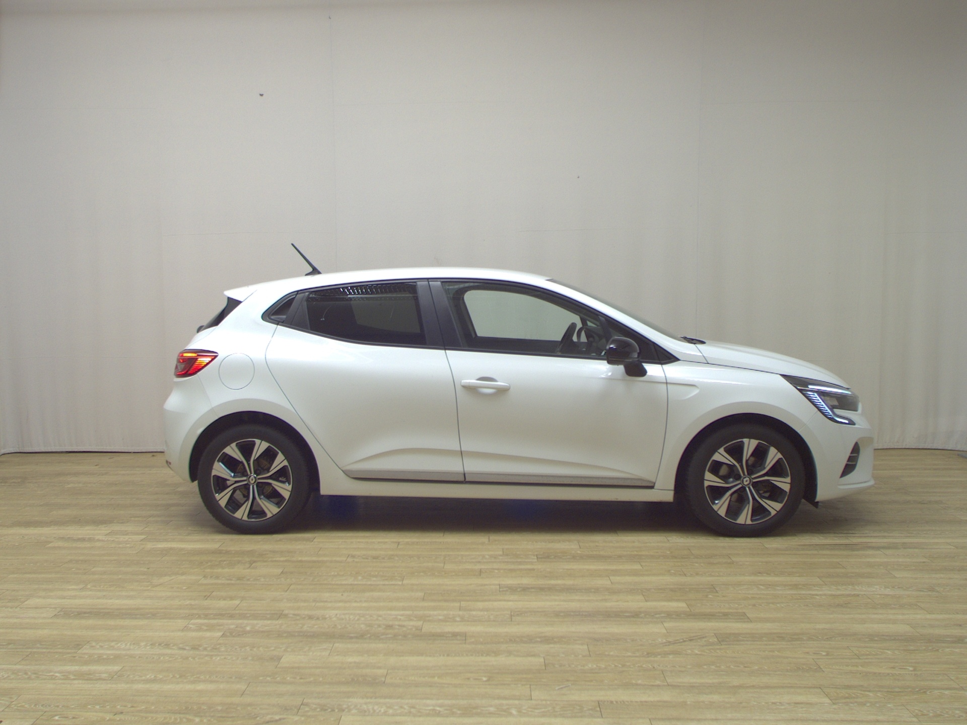 Renault Clio 1.0 Evolution Navi LED RFK Shz PDC