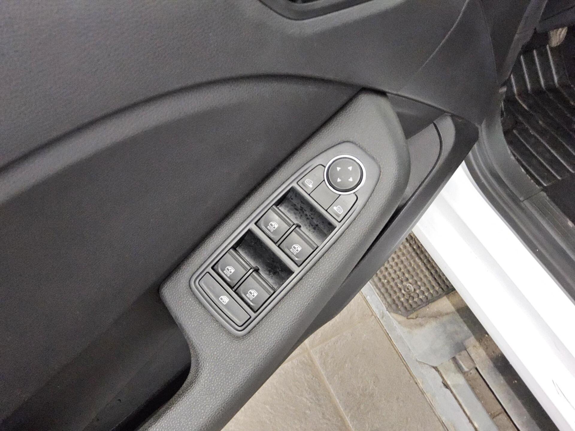 Renault Clio 1.0 Evolution Navi LED RFK Shz PDC 9