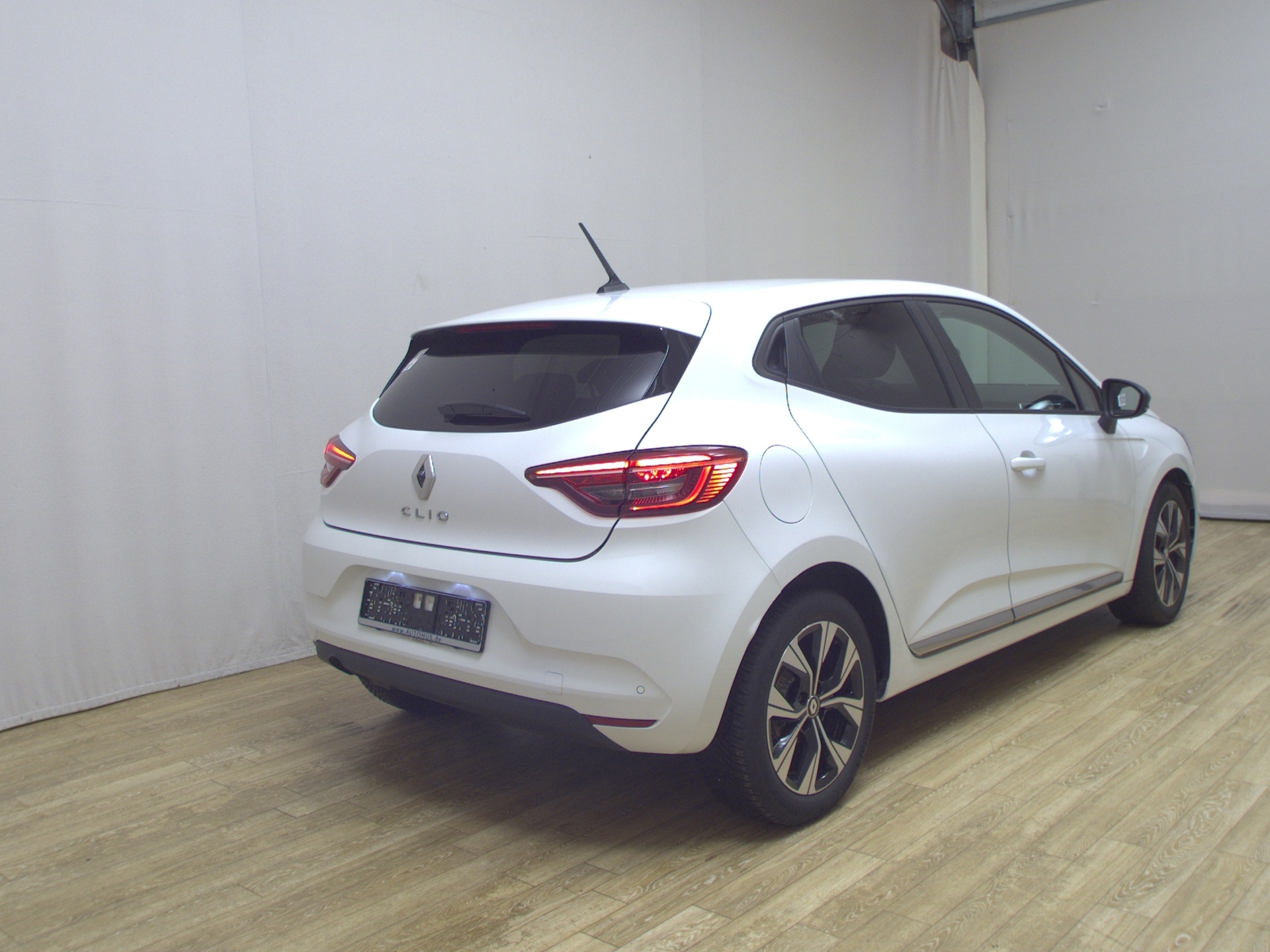 Renault Clio 1.0 Evolution Navi LED RFK Shz PDC 4