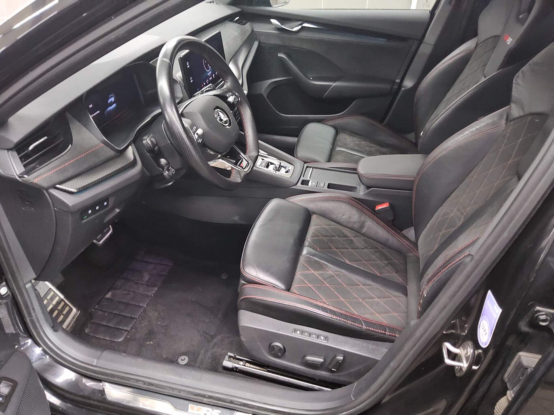 Skoda Octavia Kombi 2.0 TDI RS DCC Navi LED vc HuD RfK 9