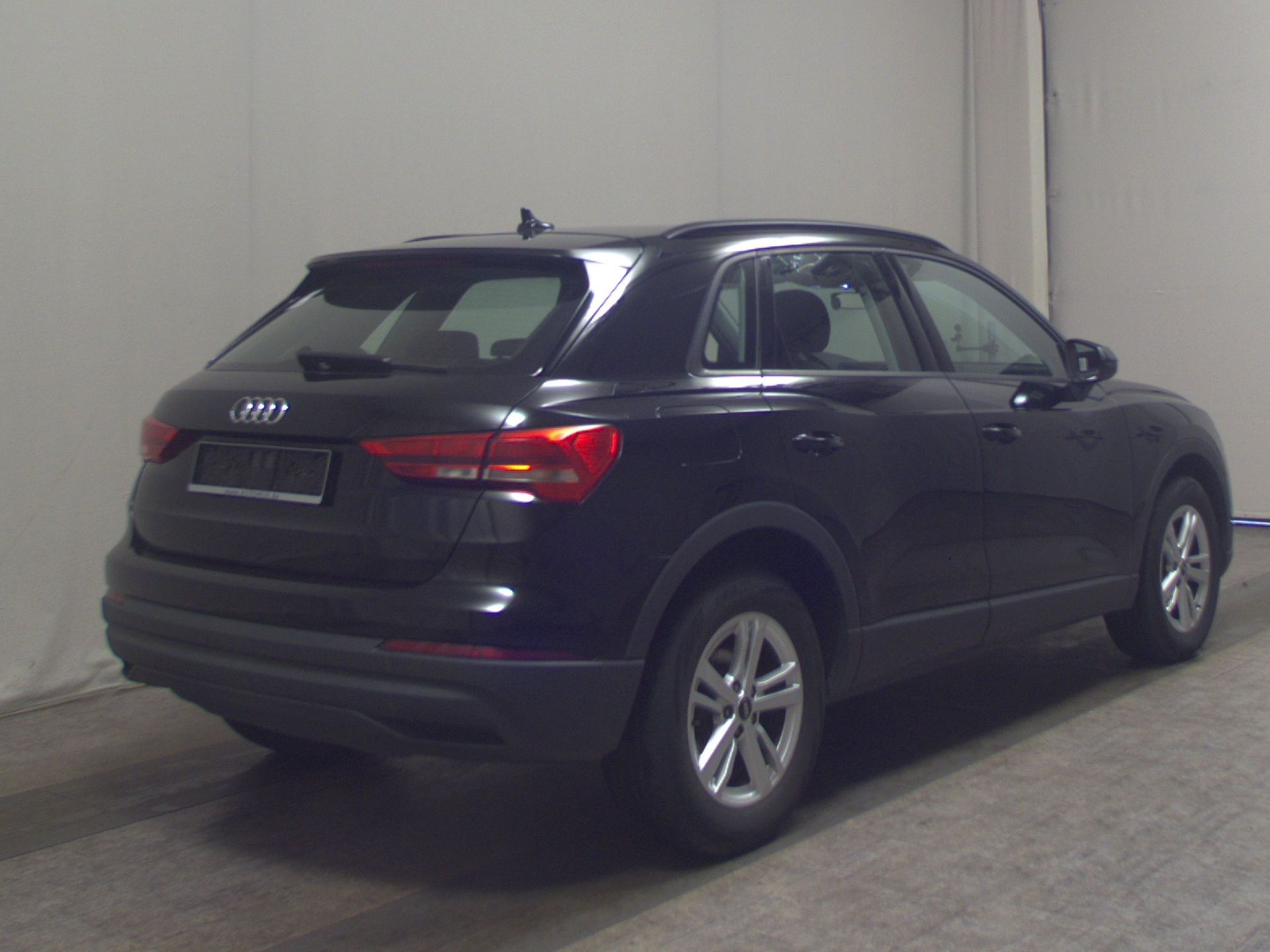 Audi Q3 35 TDI Navi+ LED vc PDC Shz 4