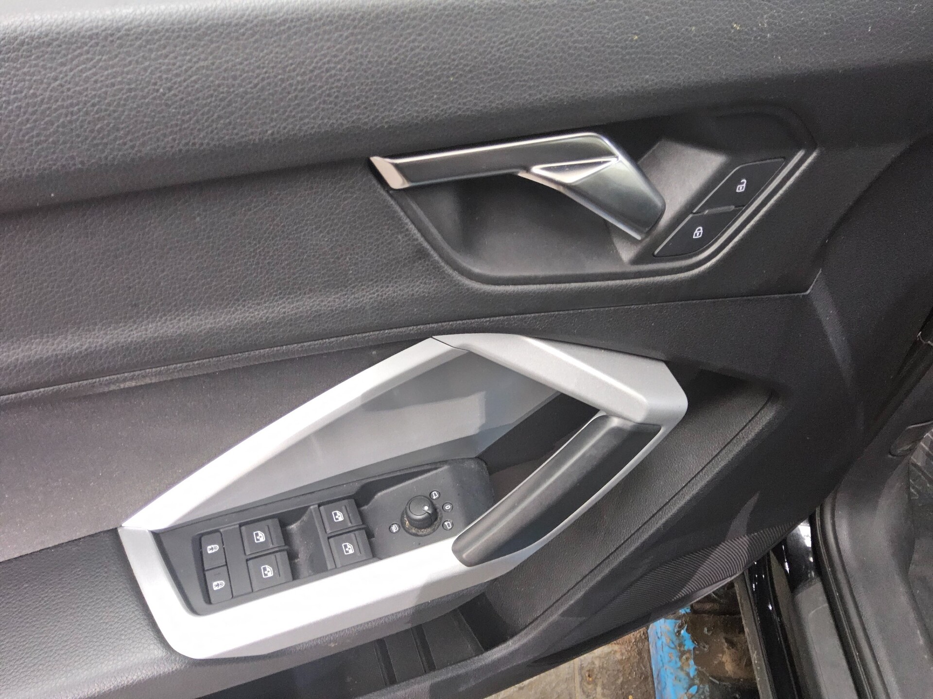 Audi Q3 35 TDI Navi+ LED vc PDC Shz 9