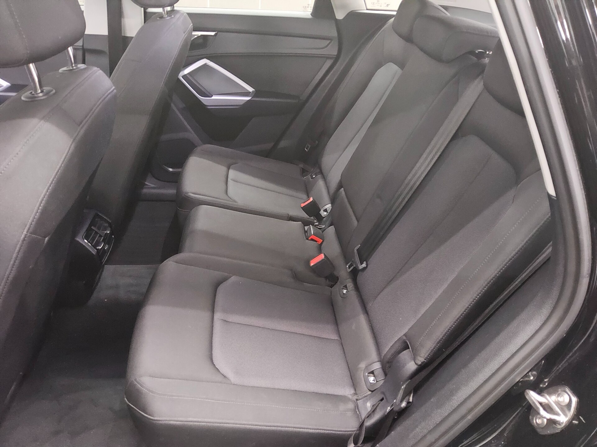 Audi Q3 35 TDI Navi+ LED vc PDC Shz 13