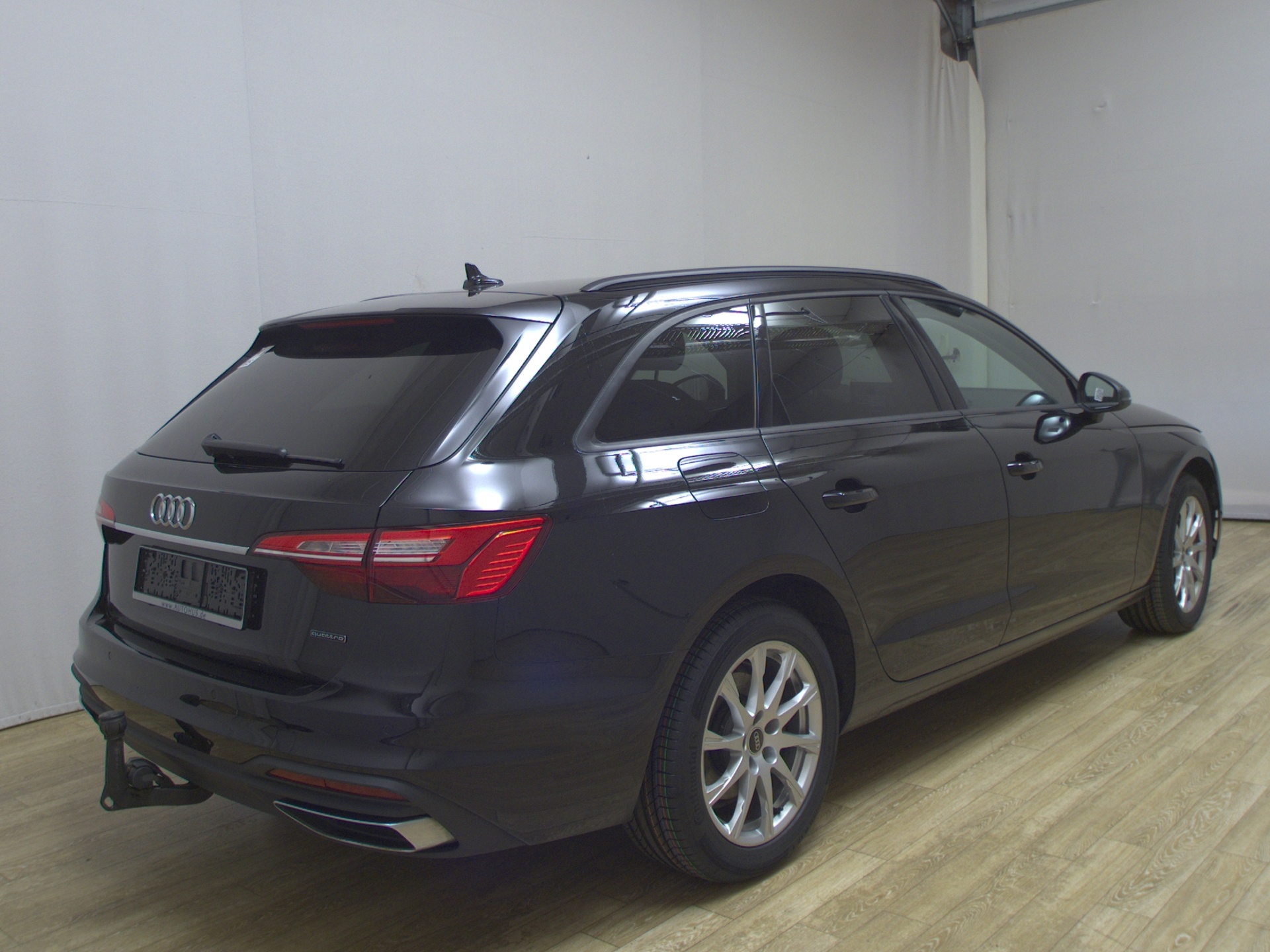 Audi A4 Avant 40 TDI Qu. Leder Navi LED Shz ACC AHK 4