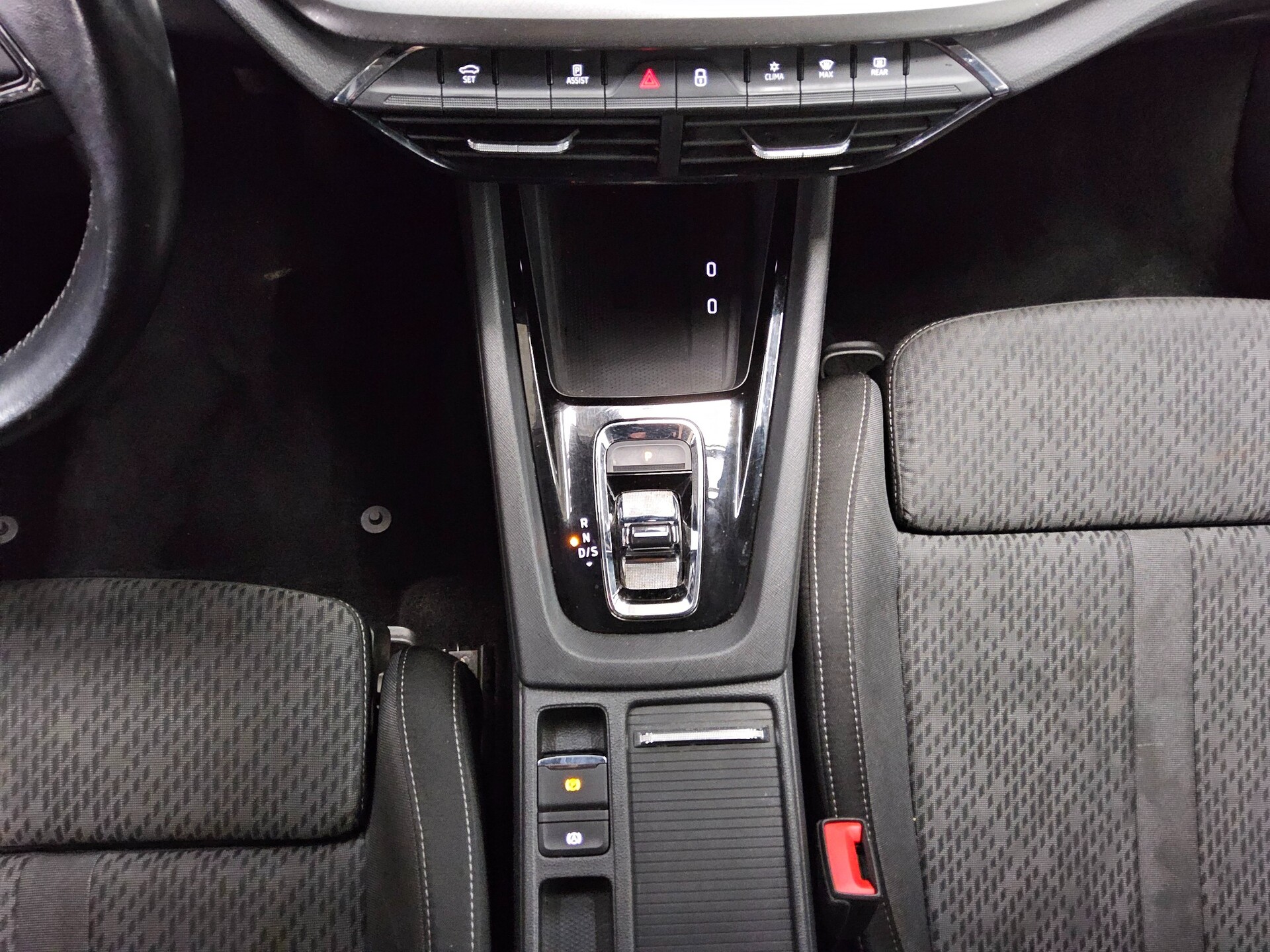 Skoda Octavia Kombi 2.0 TDI Ambition Navi LED vc PDC 6