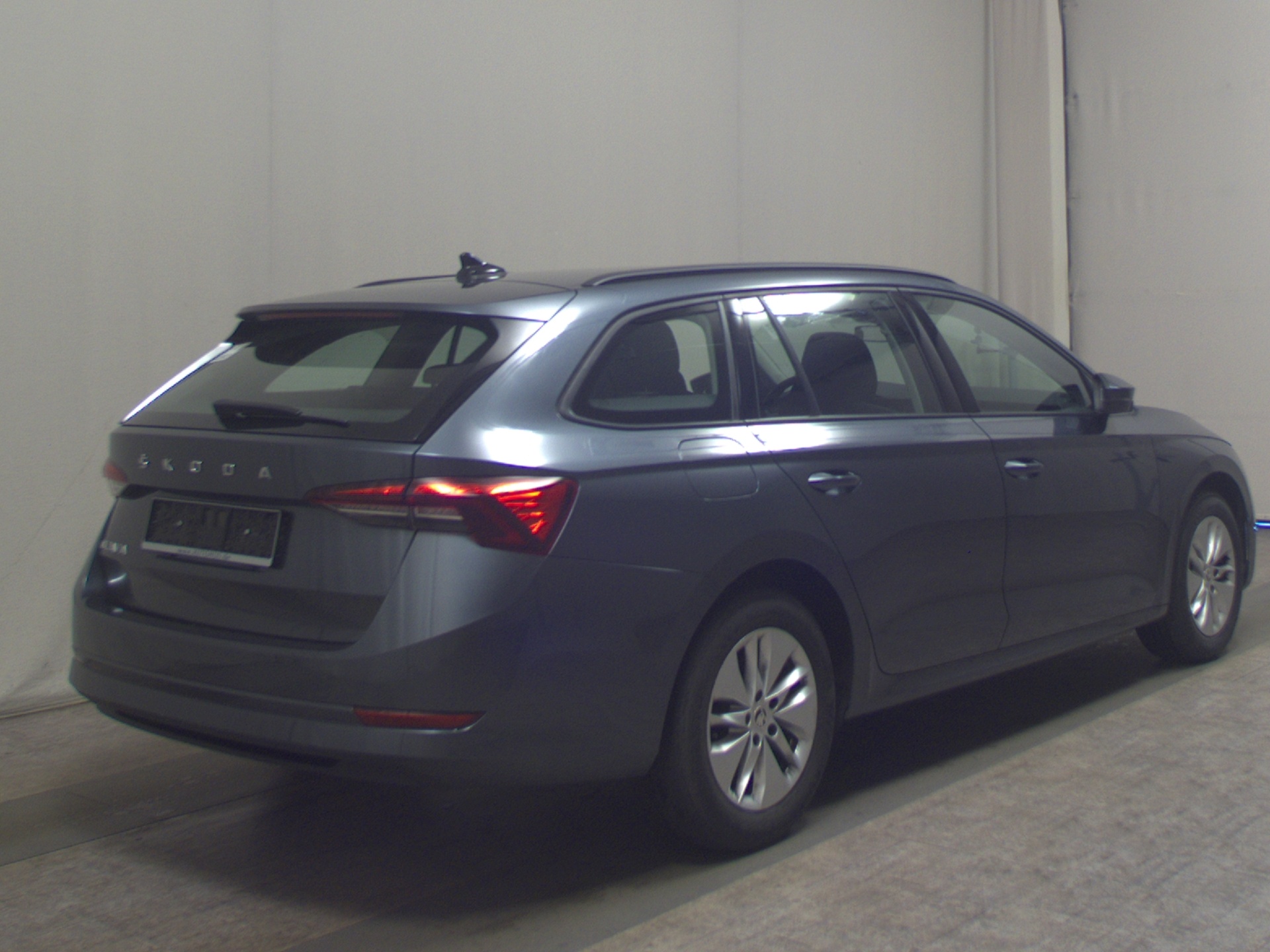 Skoda Octavia Kombi 2.0 TDI Ambition Navi LED vc PDC 4