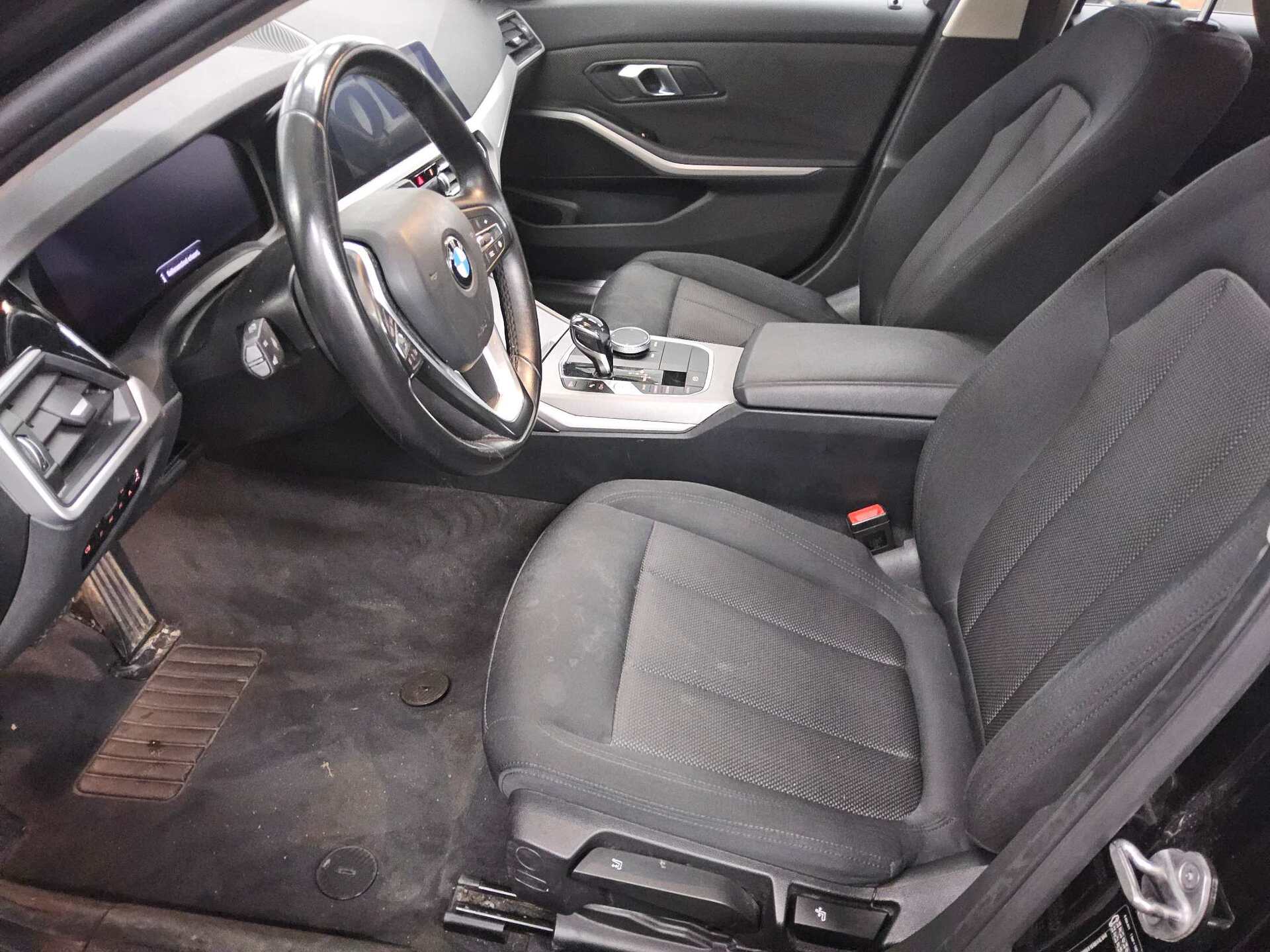 BMW 318iA Touring Navi LED LC-Pro PDC Shz 9