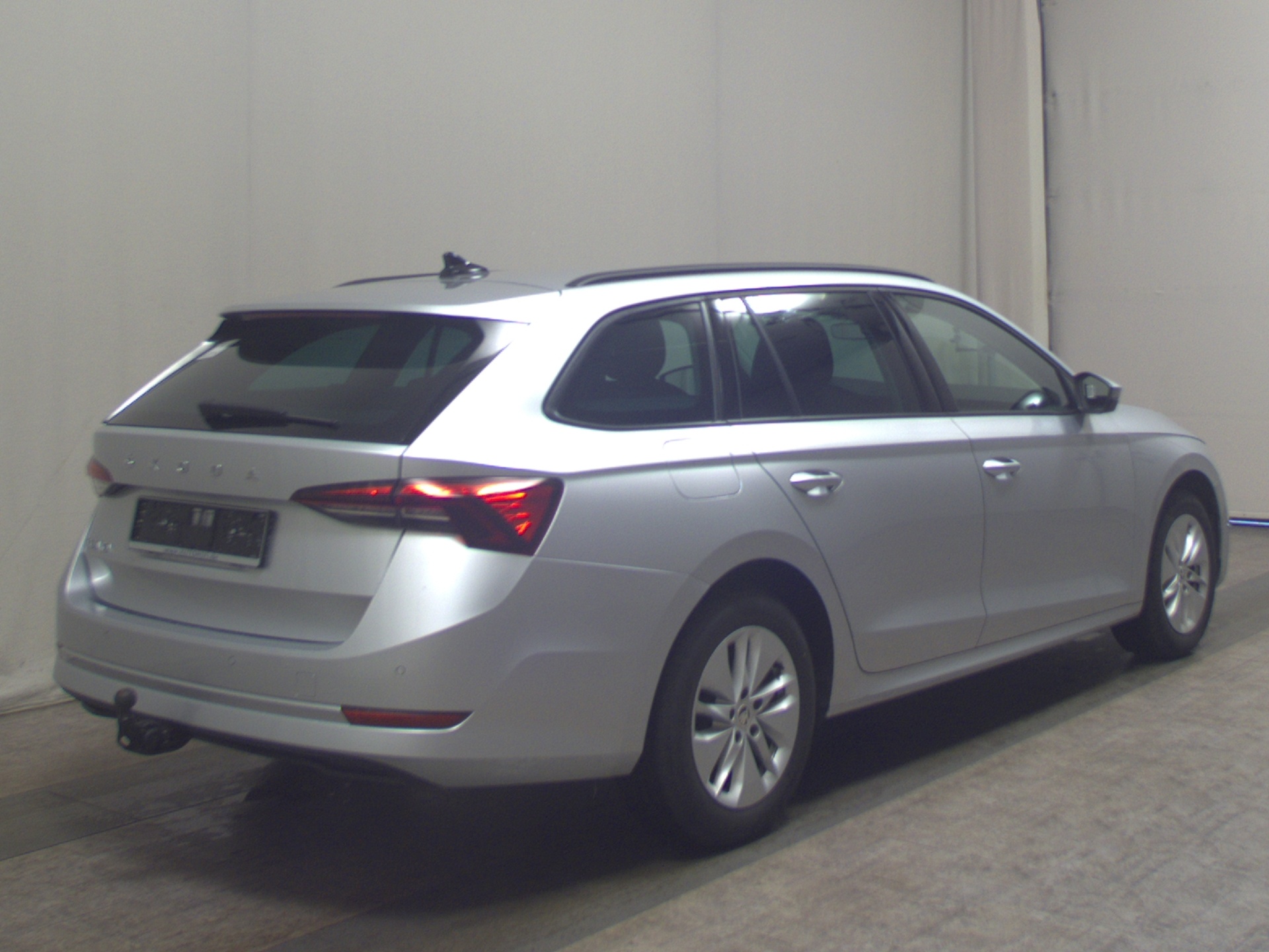 Skoda Octavia Kombi 2.0 TDI Ambition Navi LED vc AHK 4