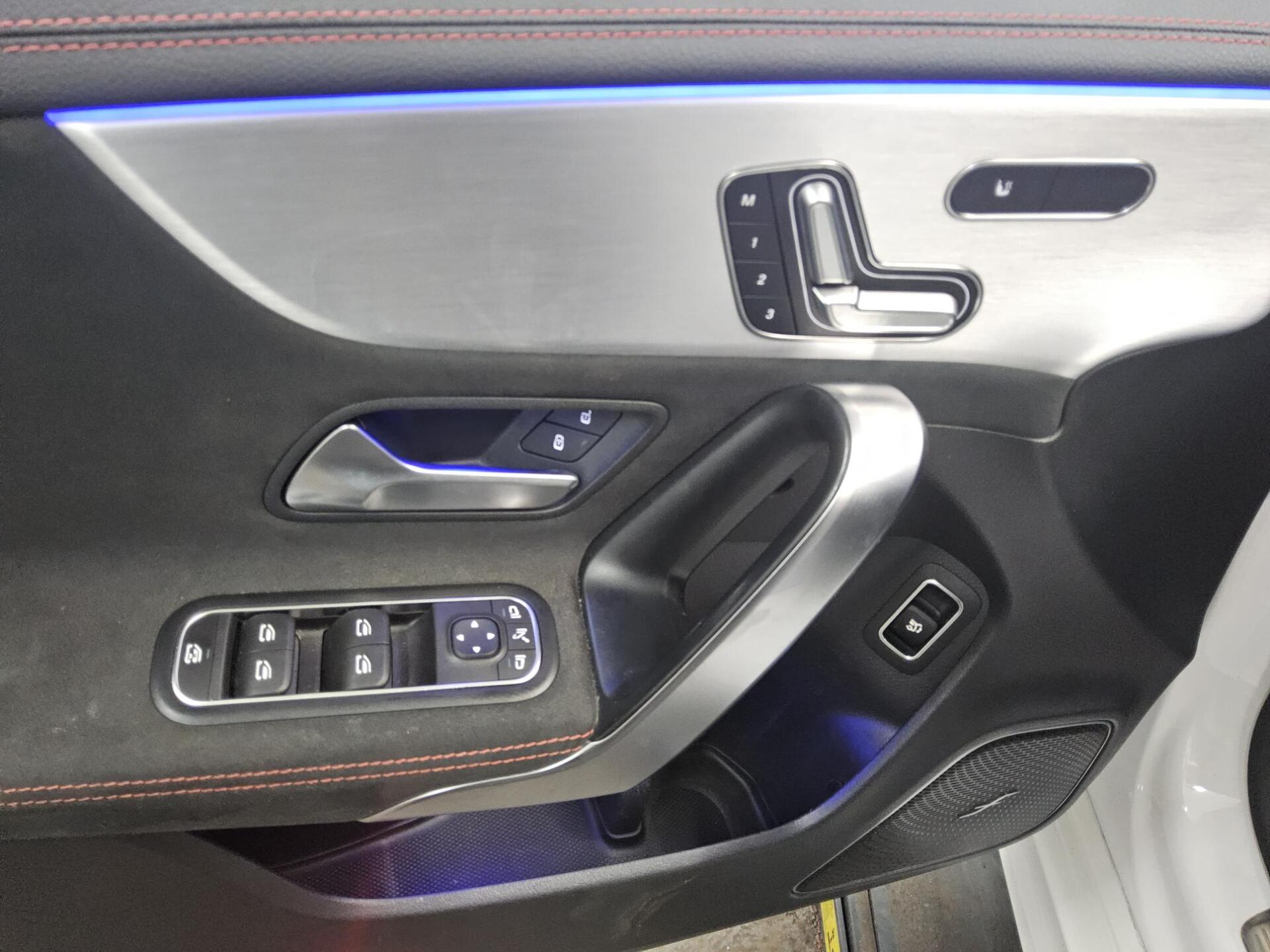 Mercedes-Benz CLA 220 SB d AMG-Line Night Burmest. MB-LED Pano 10