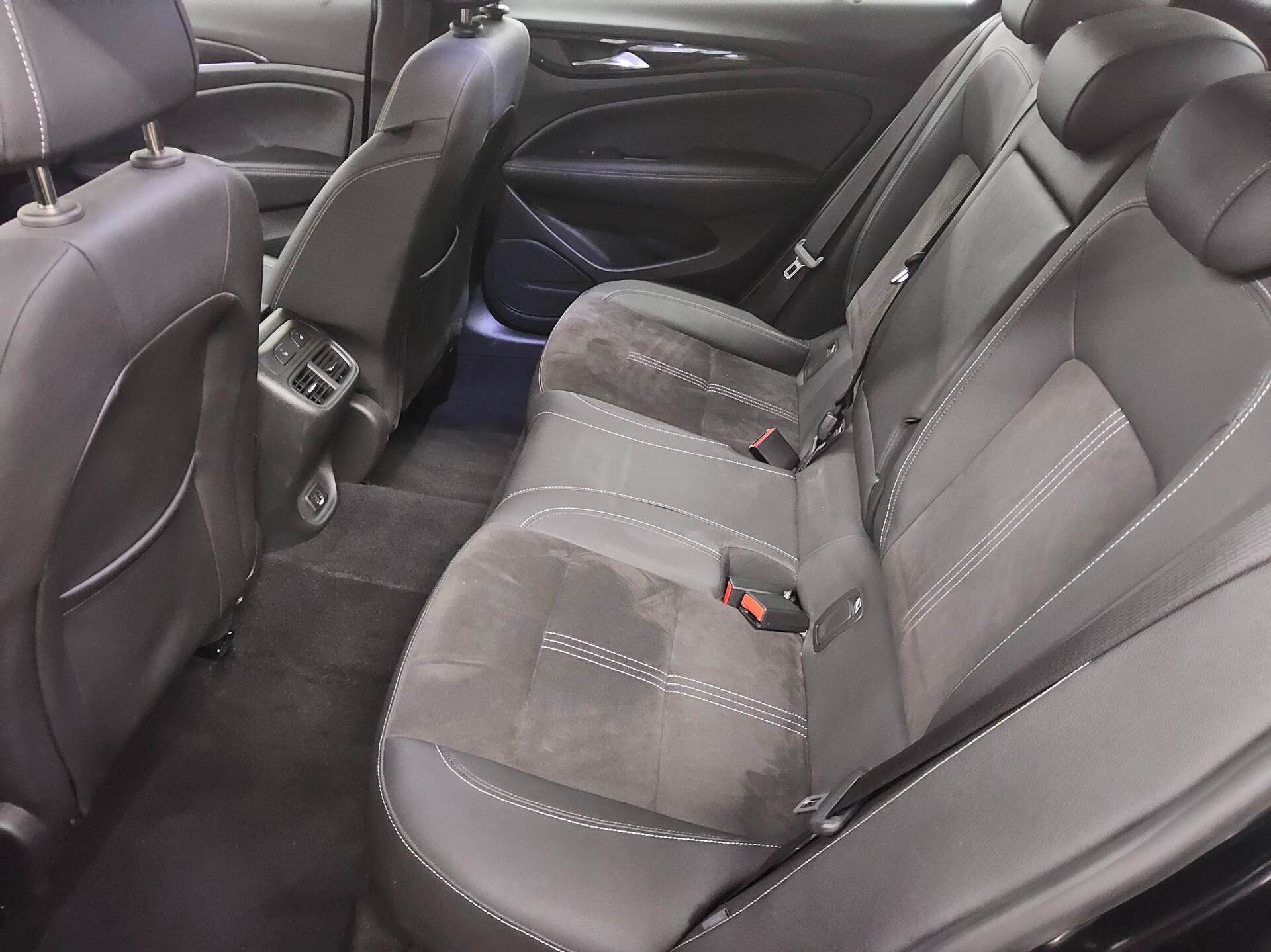 Opel Insignia GS 2.0 D Business Ed. T-Leder Navi LED 13