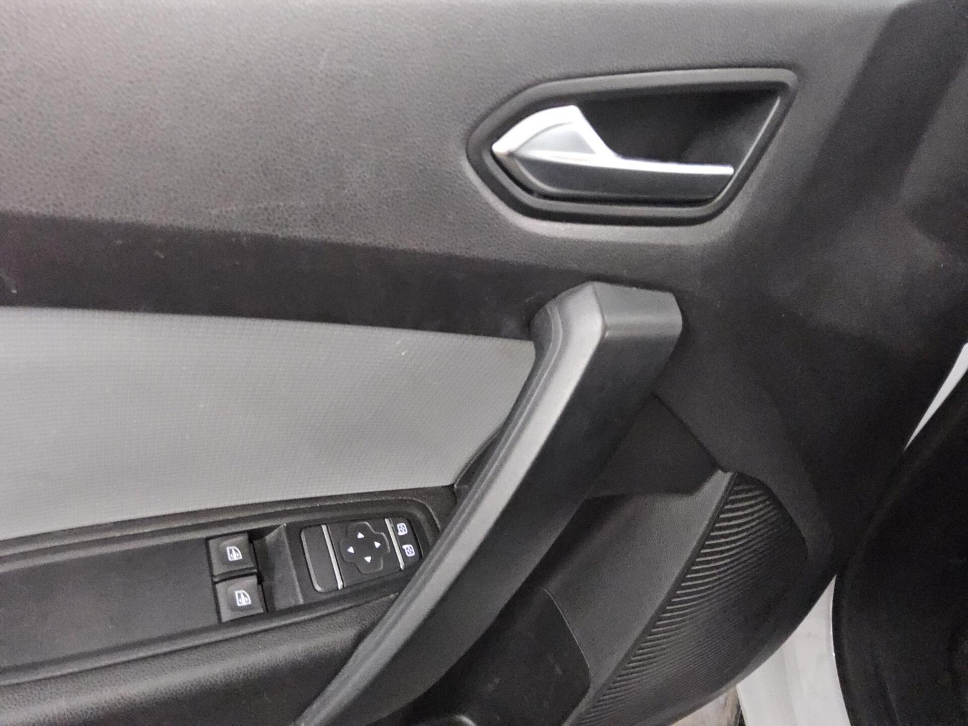 Renault Kangoo Rapid 1.5 dCi T-Leder Navi LED RFK VARIO 9