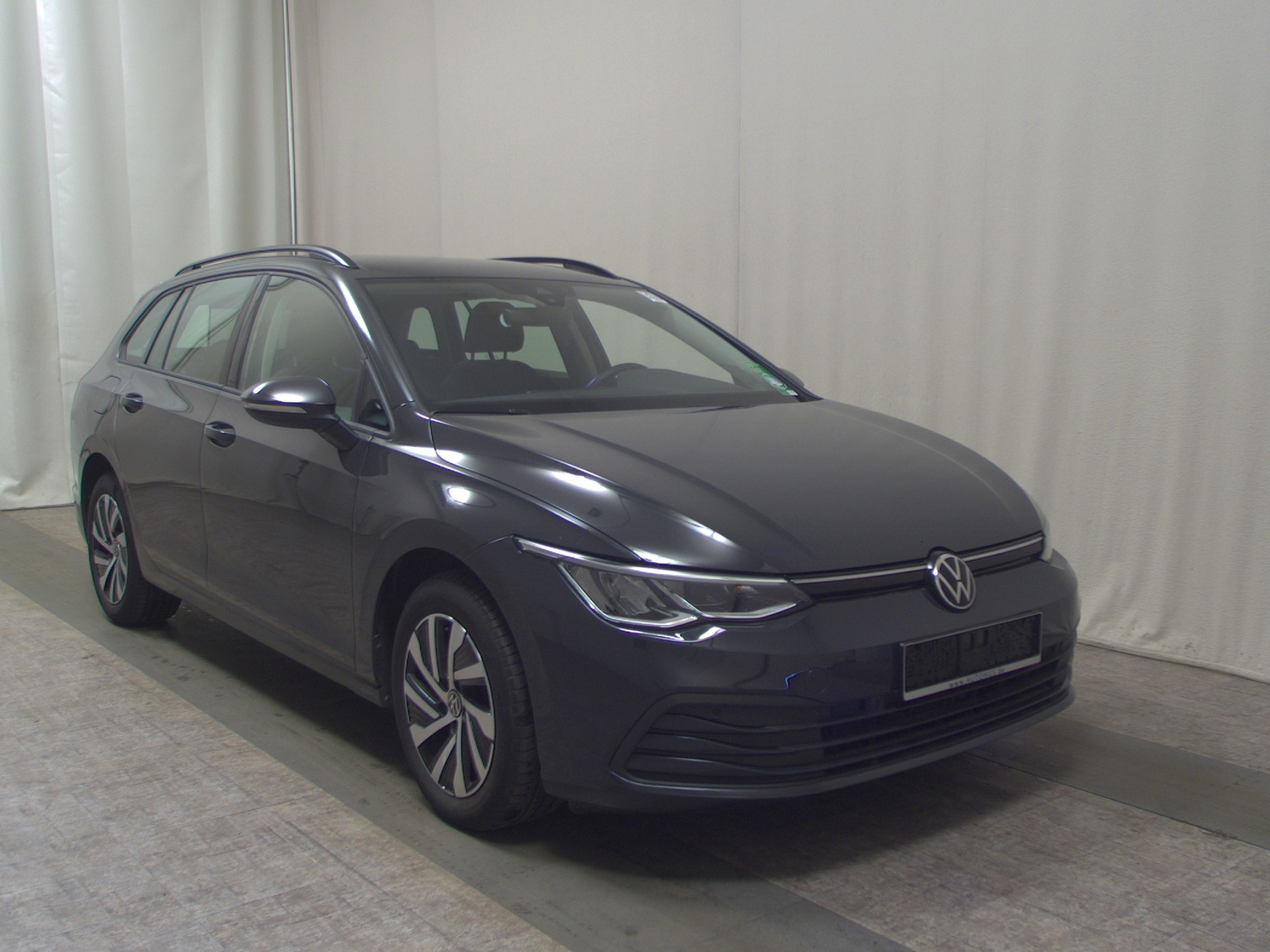 Volkswagen Golf-8 Var. 2.0 TDI Life Navi LED AID H/K Sound 3