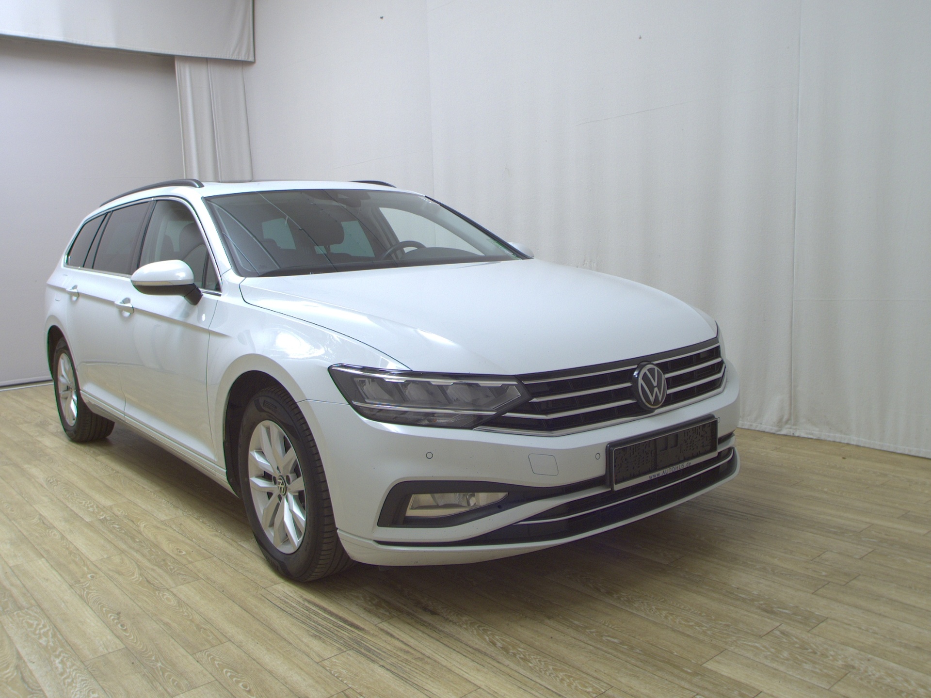 Volkswagen Passat Var. 2.0 TDI Business Navi Pano RFK AHK 3