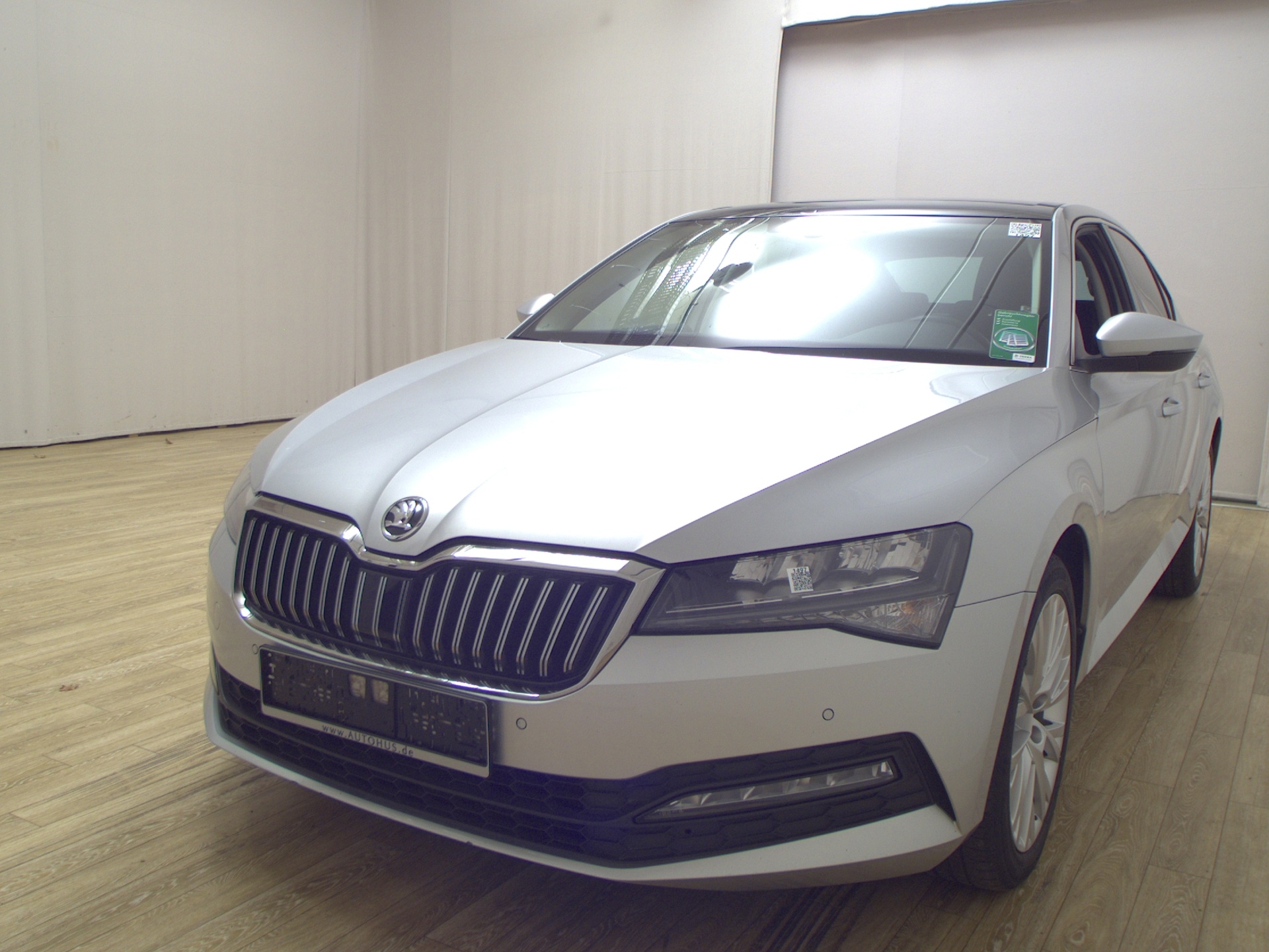 Skoda Superb 2.0 TDI Ambition Navi LED vc Pano RFK 2
