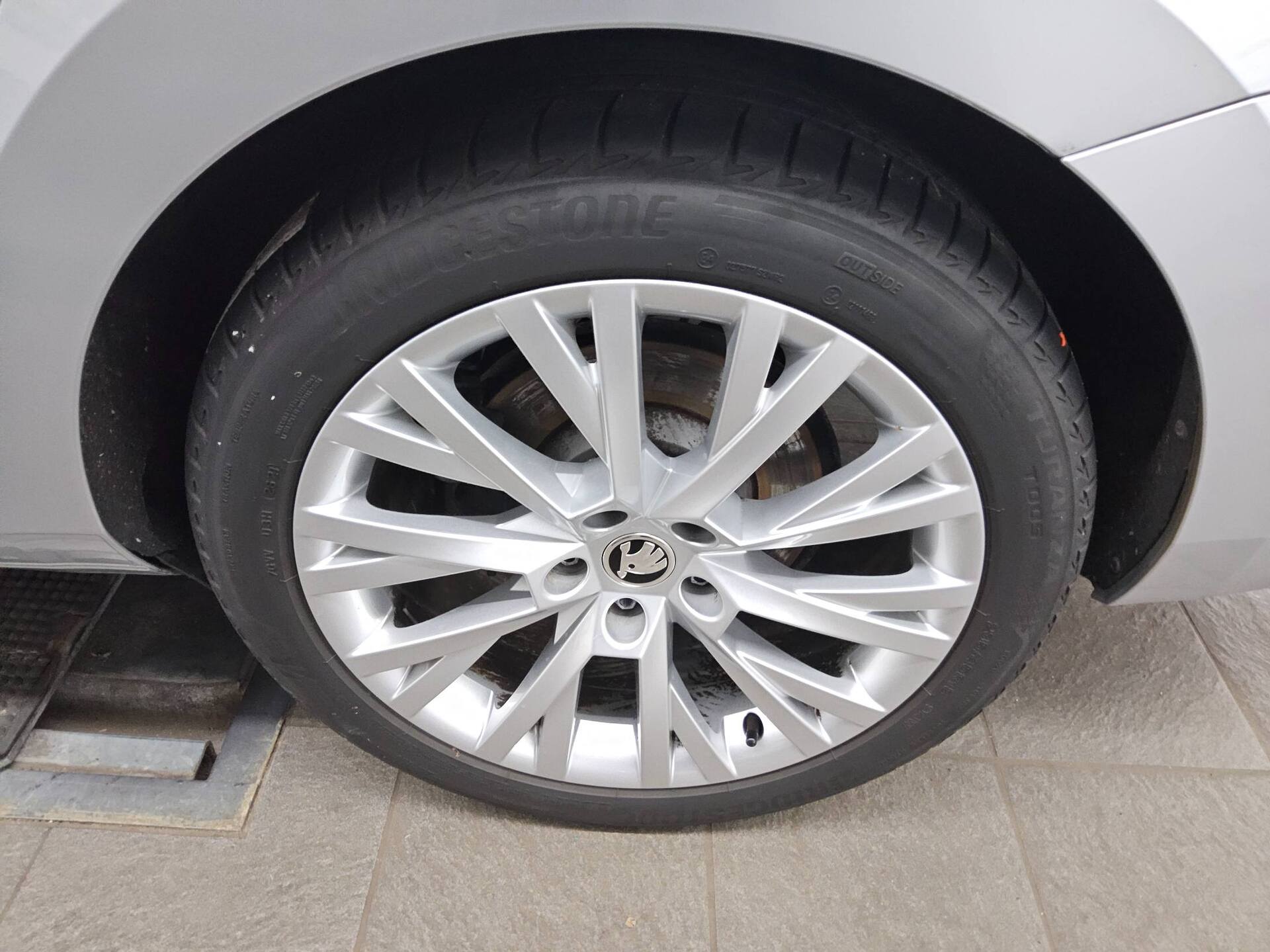 Skoda Superb 2.0 TDI Ambition Navi LED vc Pano RFK 11