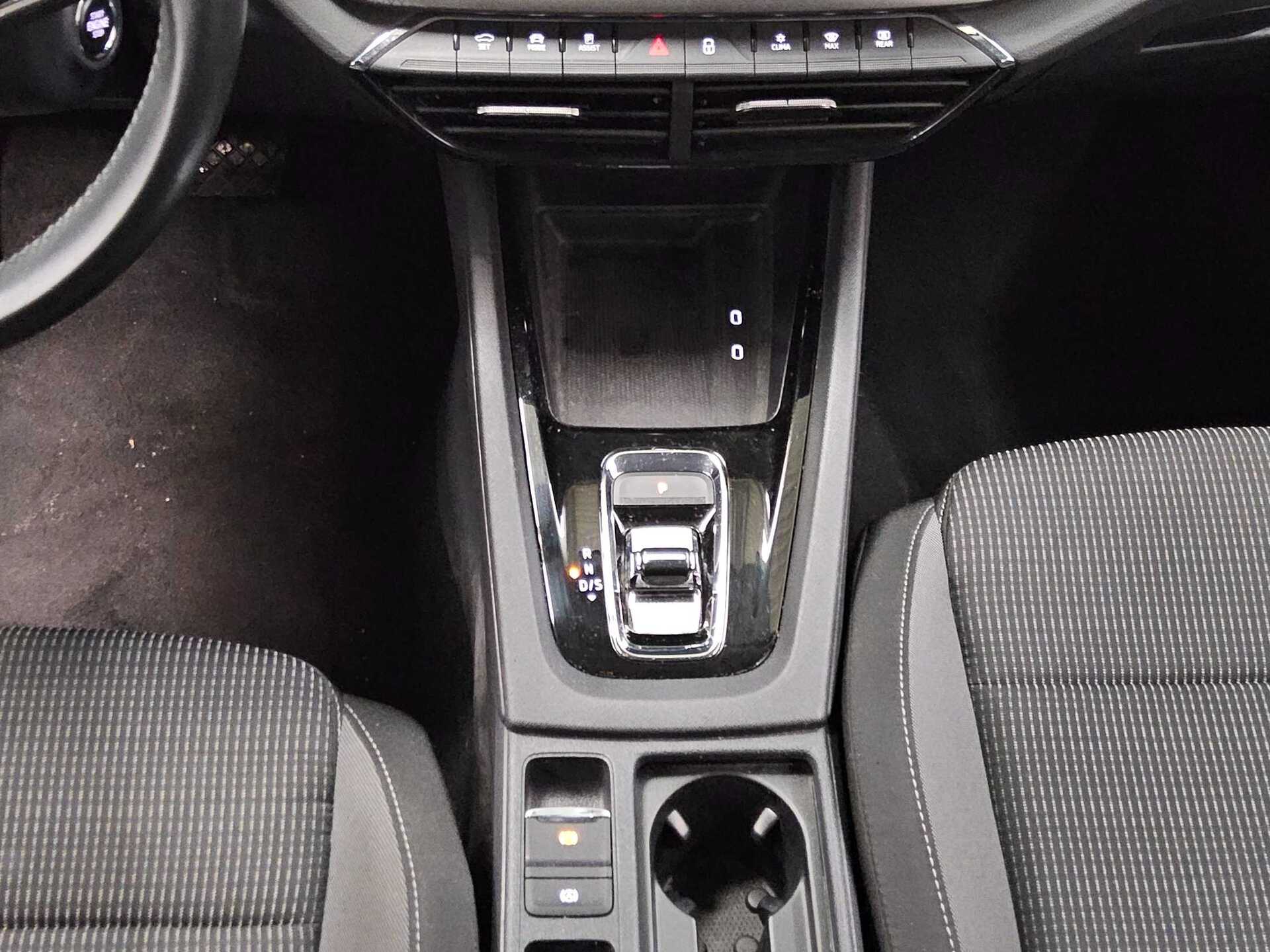 Skoda Octavia Kombi 2.0 TDI Ambition DCC Navi vc LED 6