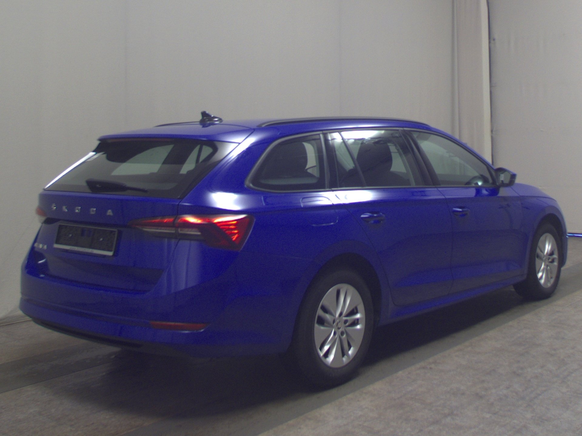 Skoda Octavia Kombi 2.0 TDI Ambition DCC Navi vc LED 4