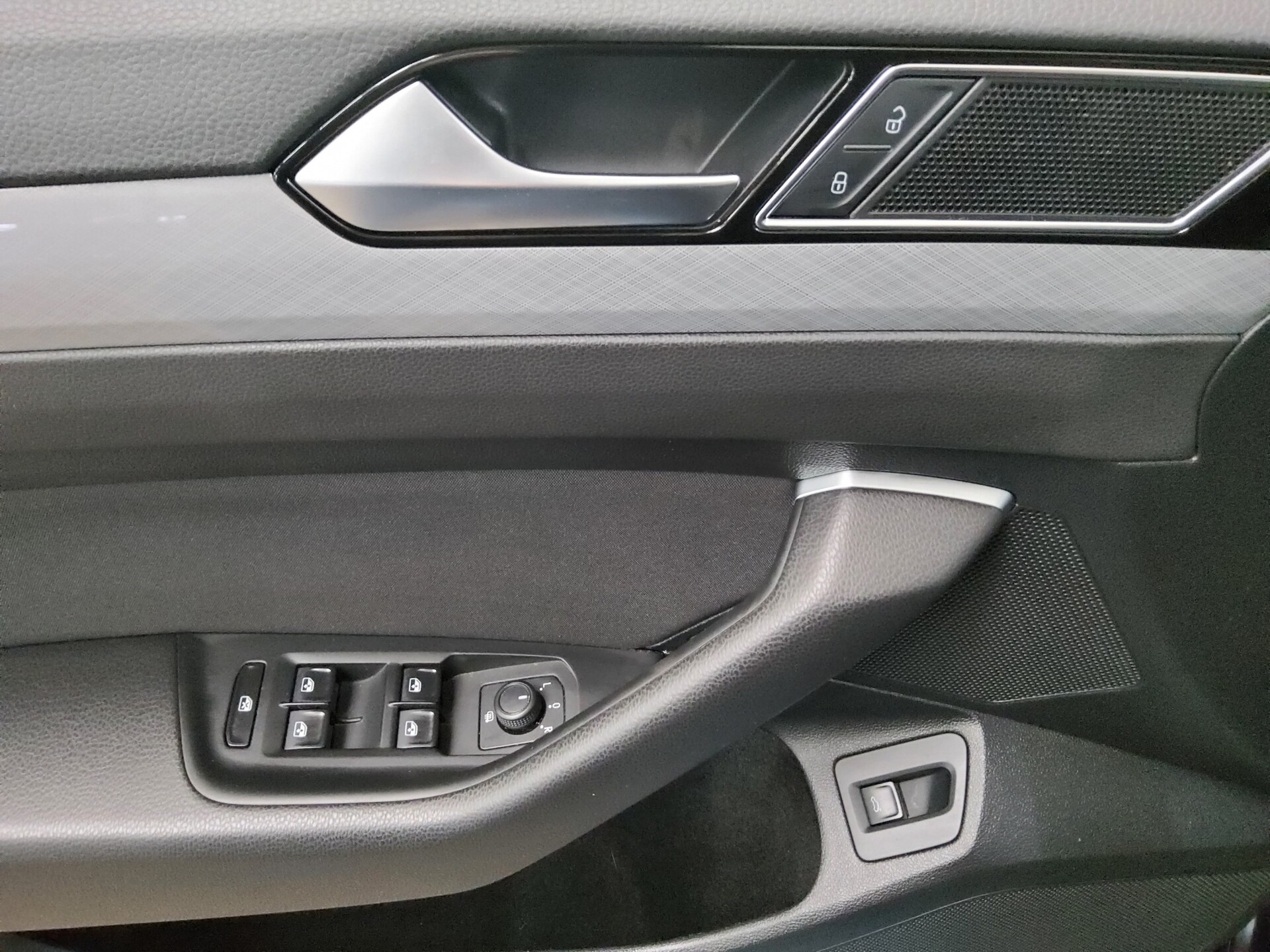 Volkswagen Passat Var. 2.0 TDI Business Navi Matrix AID RFK 10