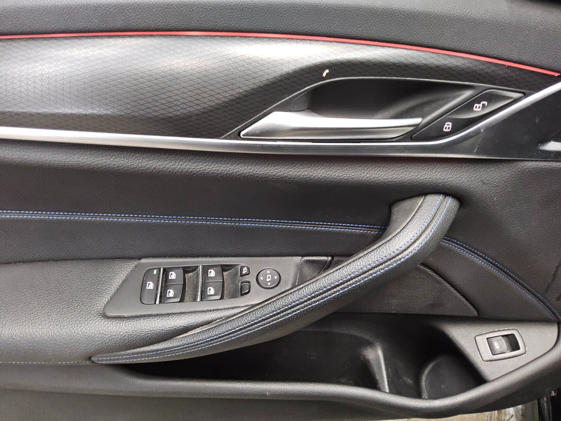 BMW 520dA Touring M-Sport Navi LC Pro HuD Pano HiFi 10