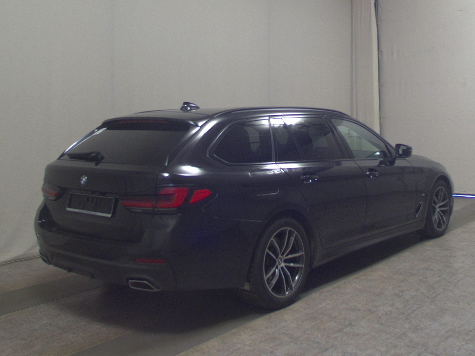 BMW 520dA Touring M-Sport Navi LC Pro HuD Pano HiFi 4