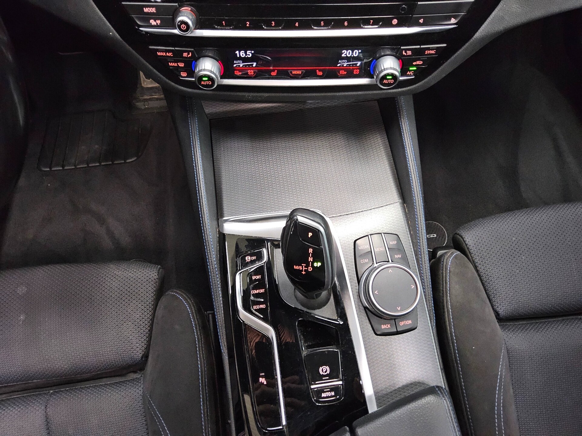 BMW 520dA Touring M-Sport Navi LC Pro HuD Pano HiFi 6