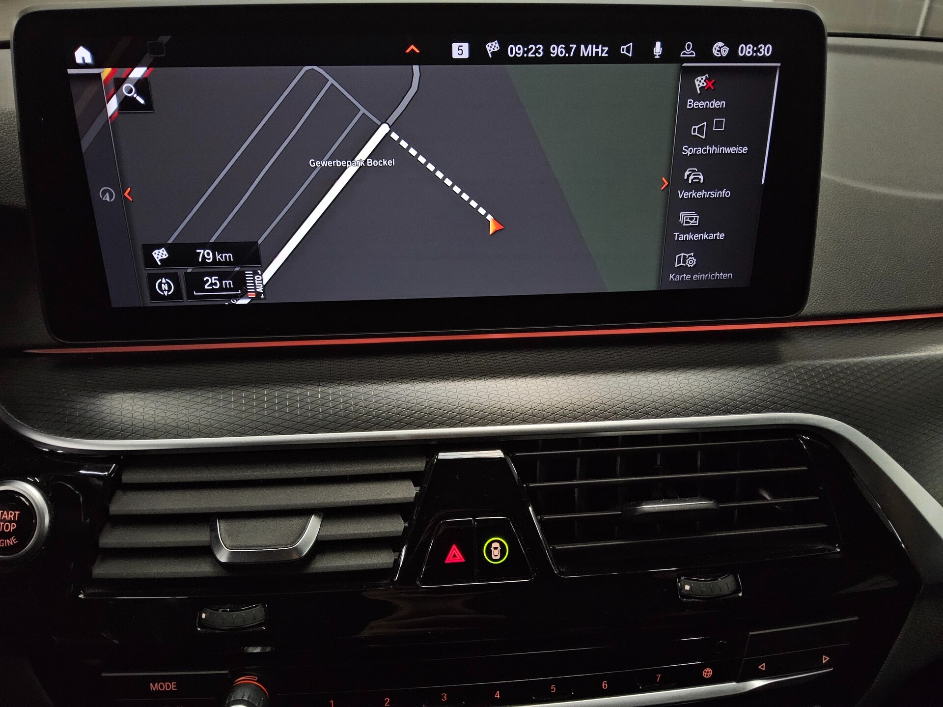 BMW 520dA Touring M-Sport Navi LC Pro HuD Pano HiFi 7