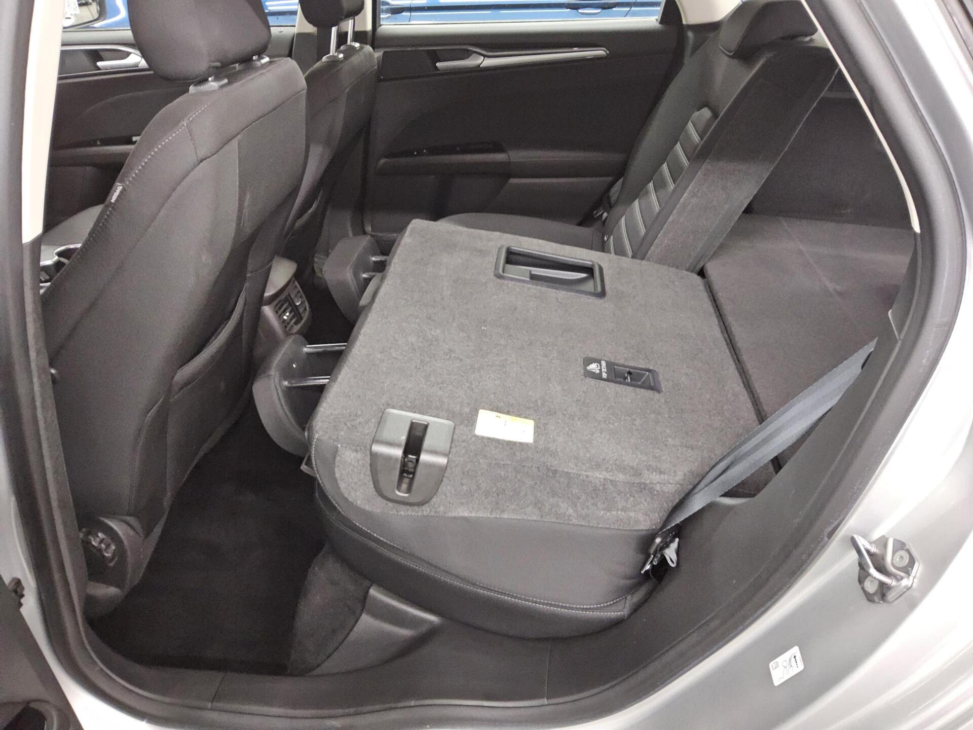 Ford Mondeo Turnier 2.0 EB Business Navi Shz RFK PDC 12