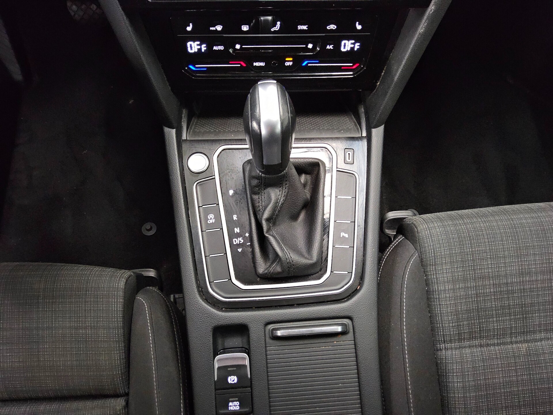 Volkswagen Passat Var. 2.0 TDI Business Navi LED ACC RfK 6