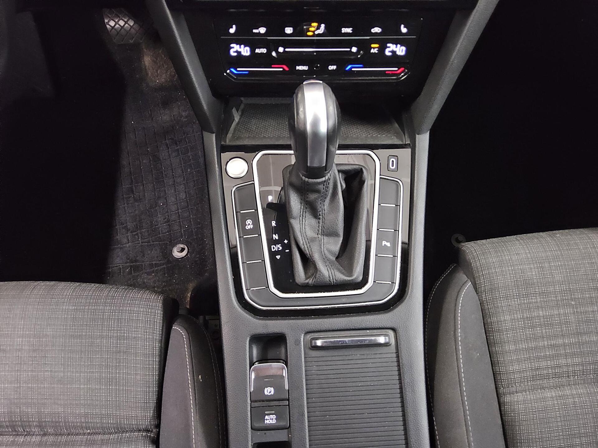 Volkswagen Passat Var. 2.0 TDI 4M Business Navi LED AID ACC 6