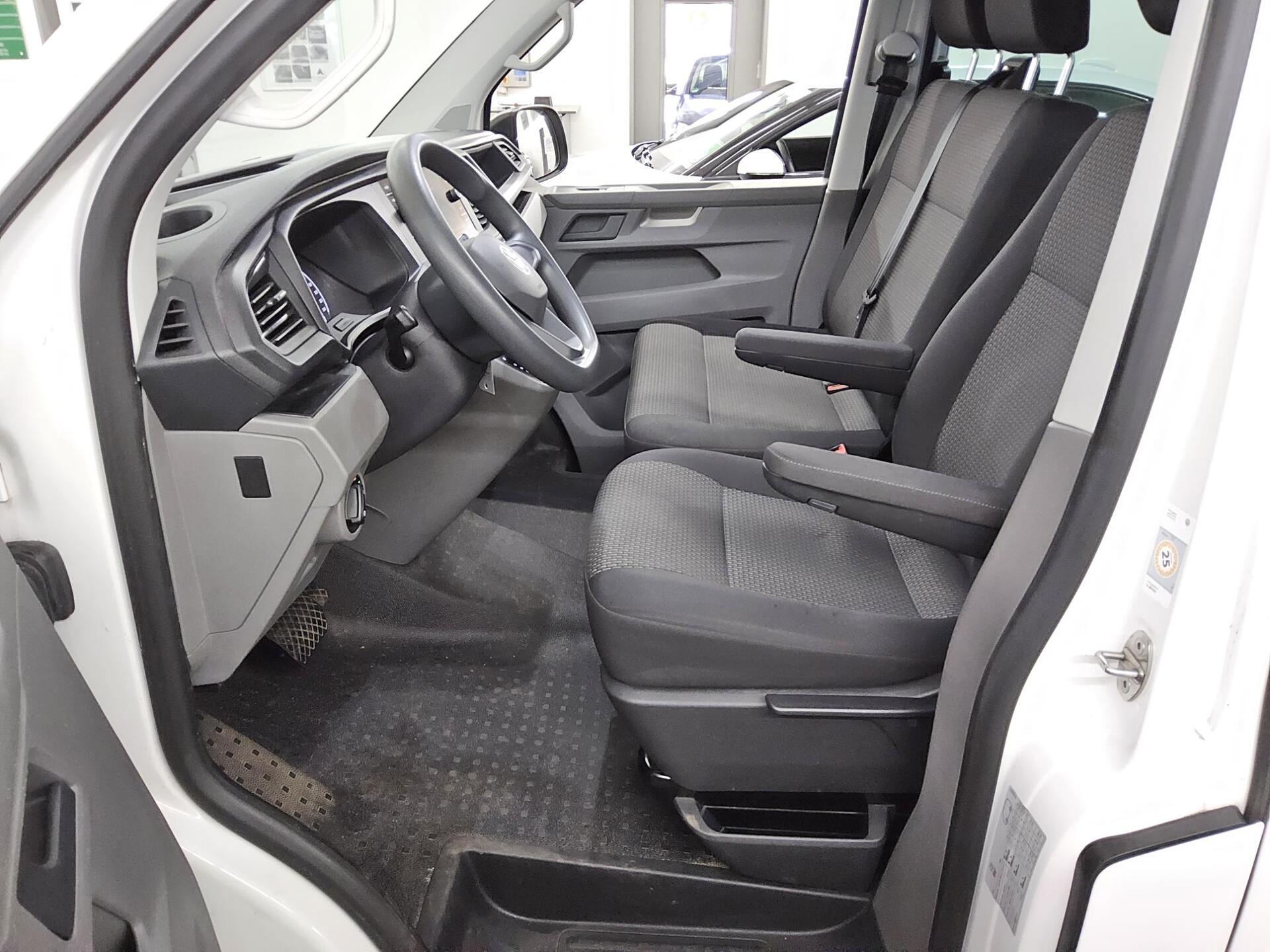 Volkswagen T6 Transporter 2.0 TDI DSG 9-Sitze Navi PDC AHK 8