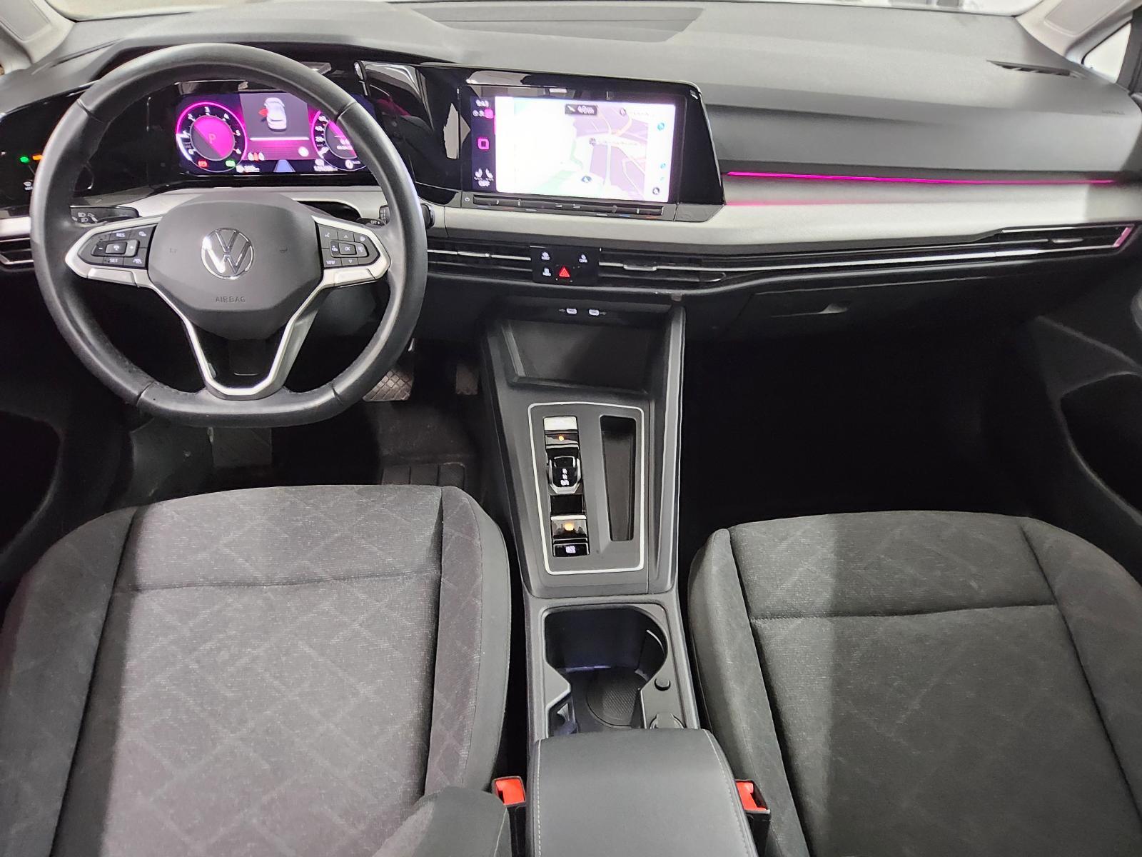 Volkswagen Golf-8 2.0 TDI Life Navi LED AID Shz PDC 5