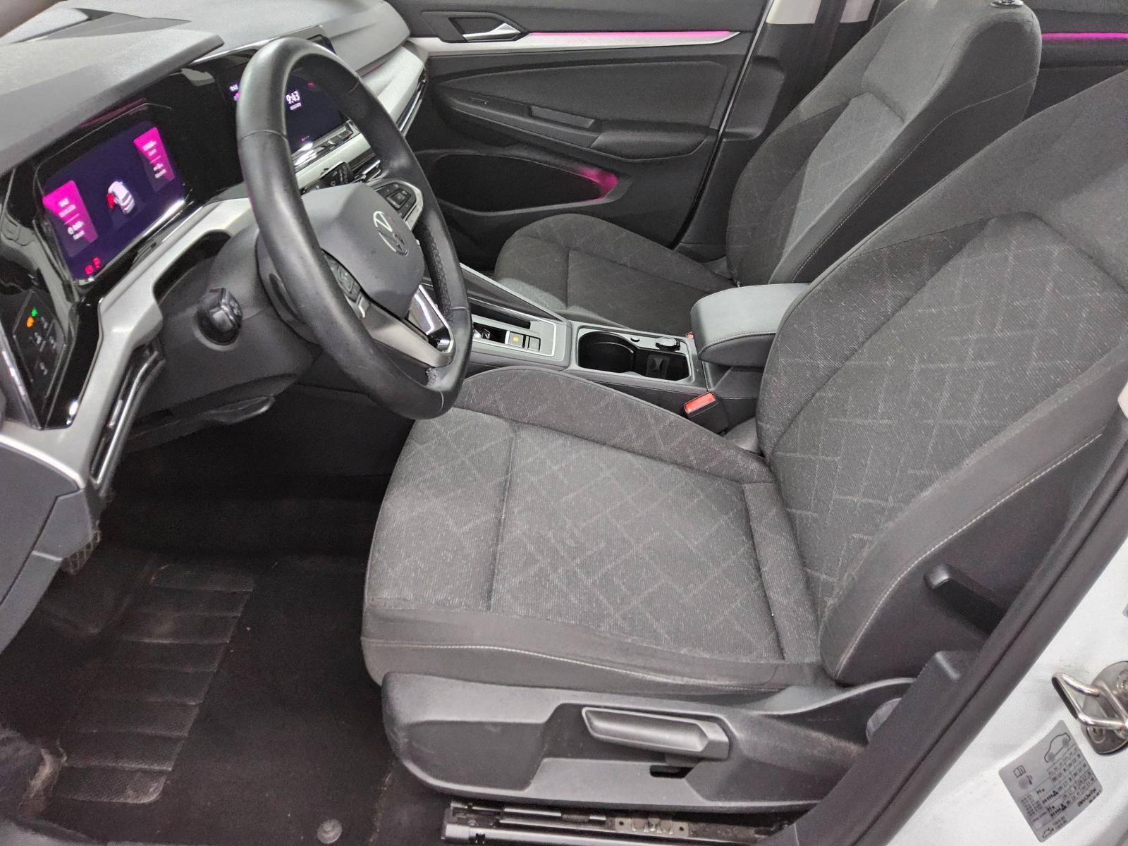 Volkswagen Golf-8 2.0 TDI Life Navi LED AID Shz PDC 9