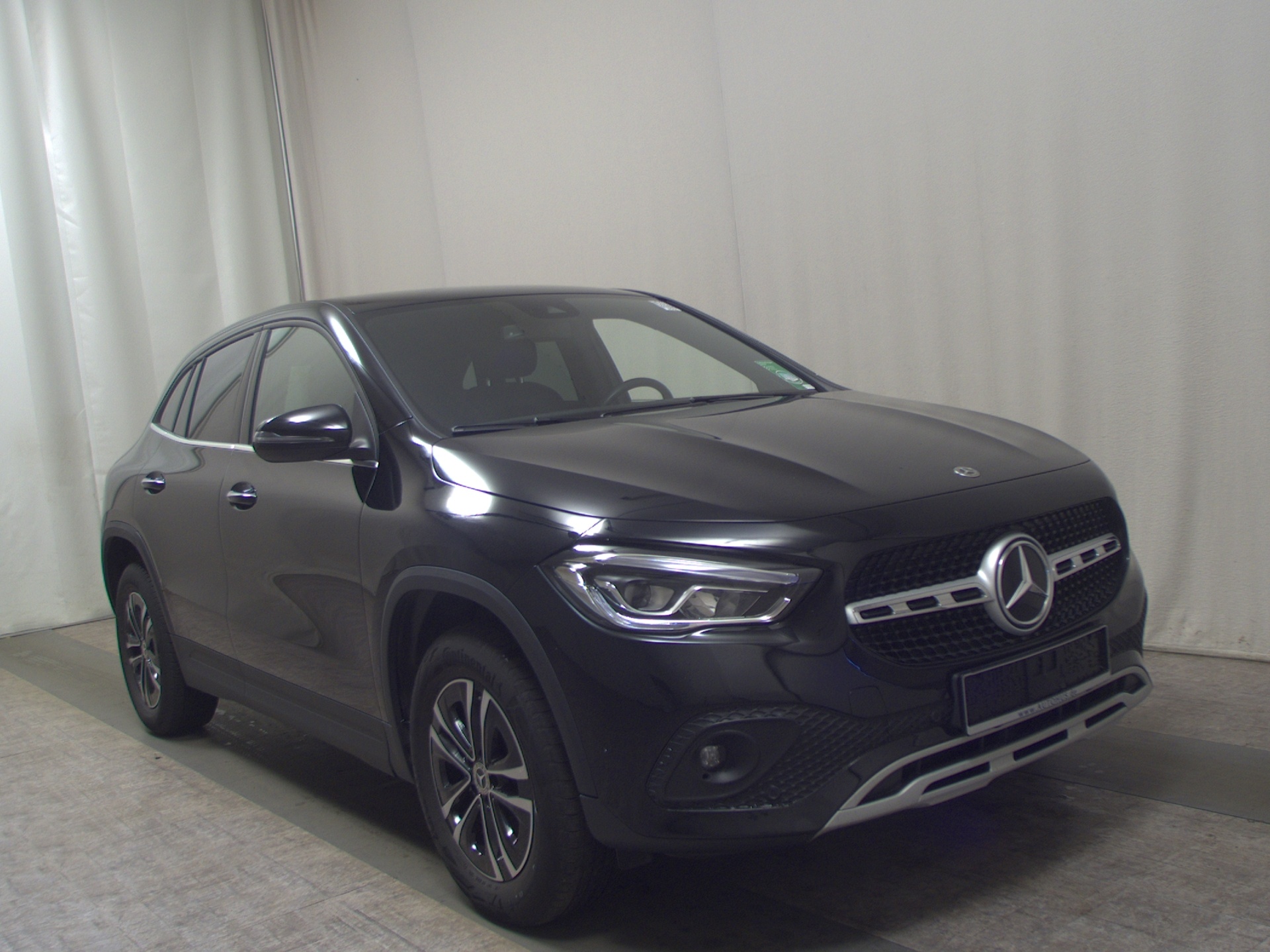 Mercedes-Benz GLA 200 d Progressive Navi LED Kamera Ambiente 3