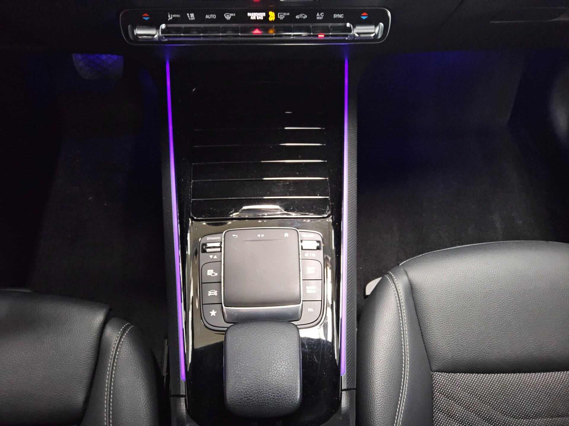 Mercedes-Benz GLA 200 d Progressive Navi LED Kamera Ambiente 6