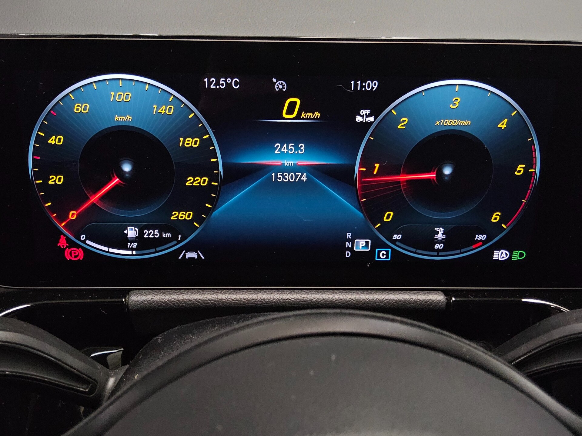 Mercedes-Benz GLA 200 d Progressive Navi LED Kamera Ambiente 8