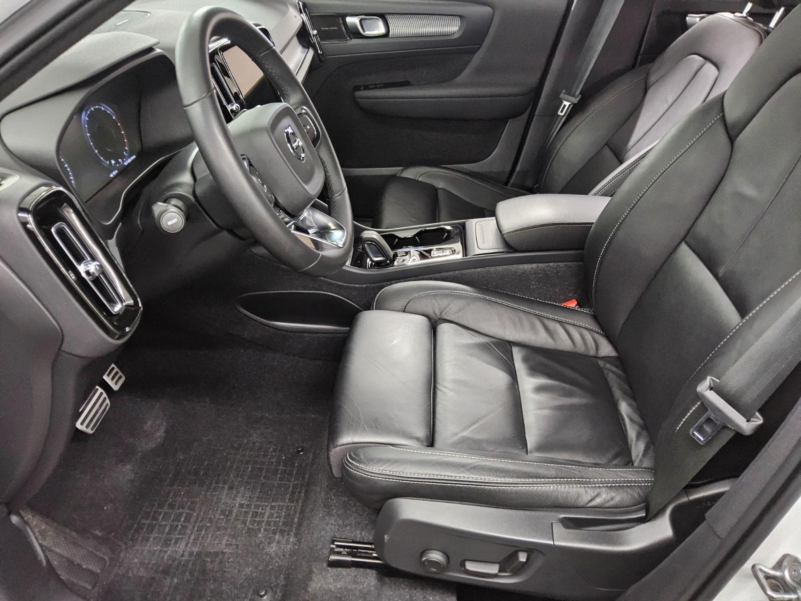 Volvo XC40 B4 R-Design Navi LED Leder 360° H-K Memory 9