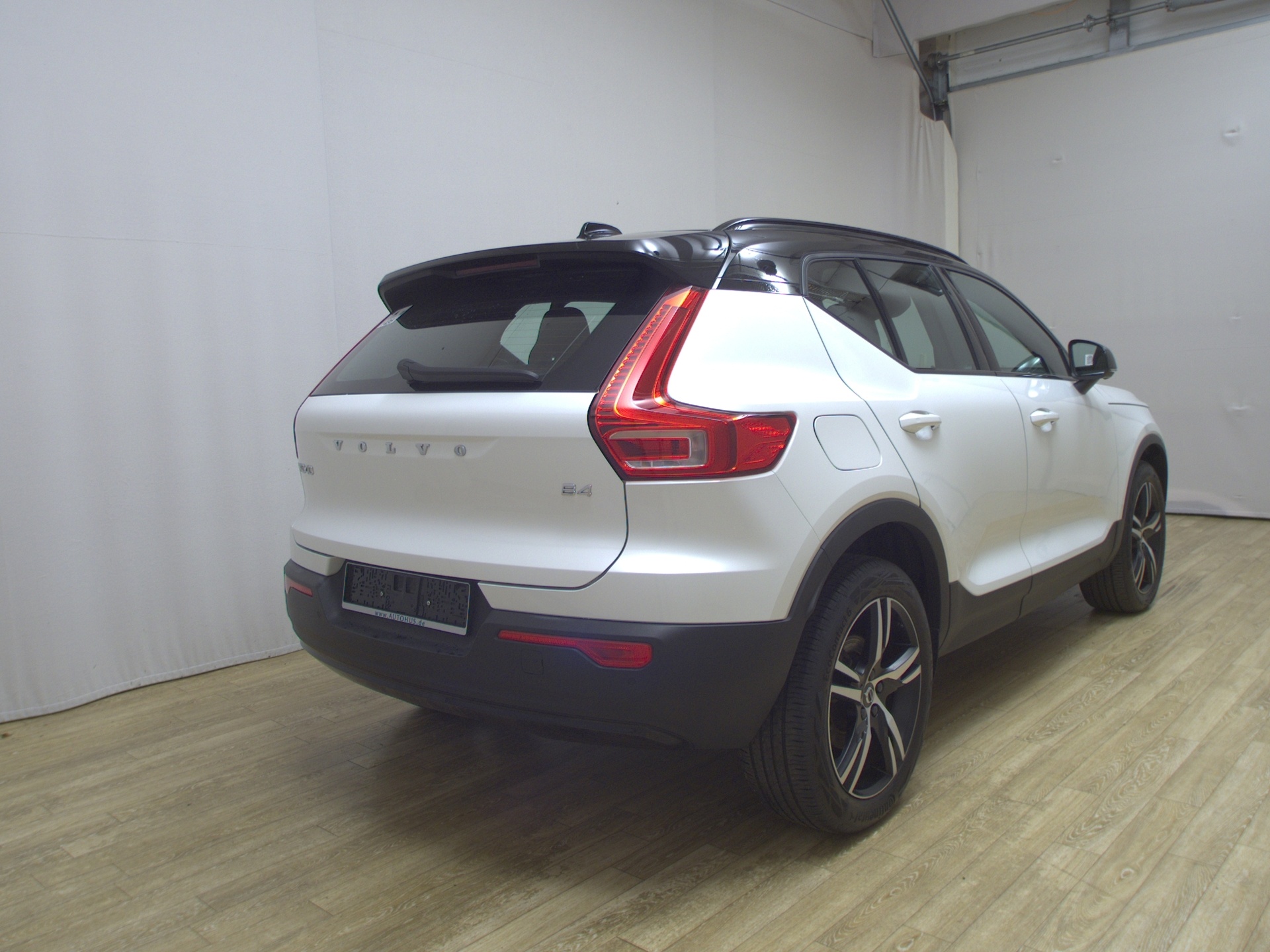 Volvo XC40 B4 R-Design Navi LED Leder 360° H-K Memory 4