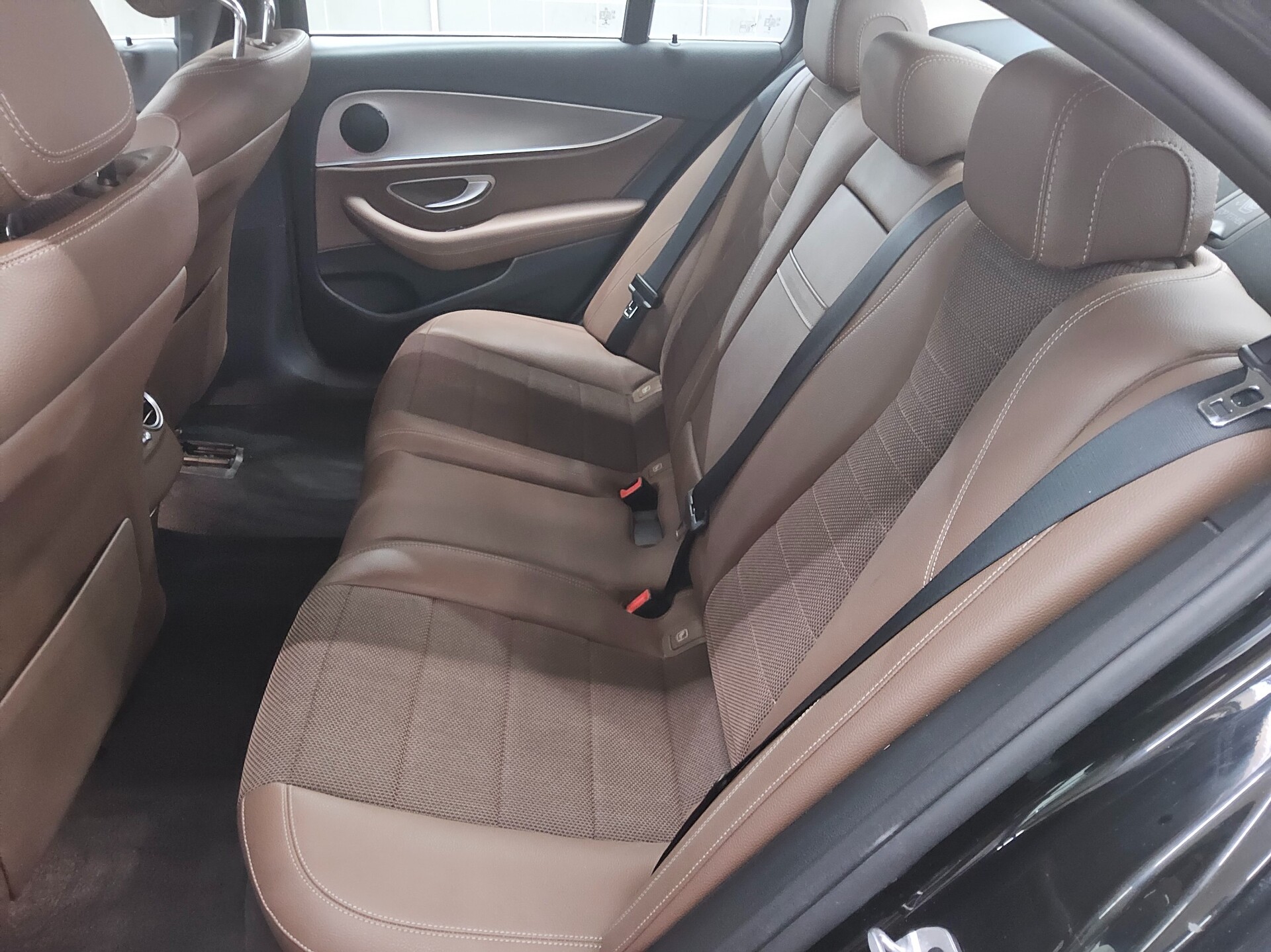 Mercedes-Benz E 220 d Avantgarde Navi LED AHK Distronic+ RfK 13