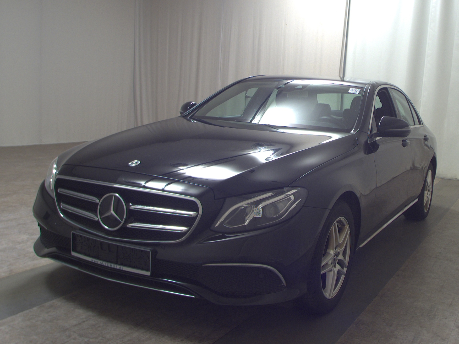 Mercedes-Benz E 220 d Avantgarde Navi LED AHK Distronic+ RfK 2