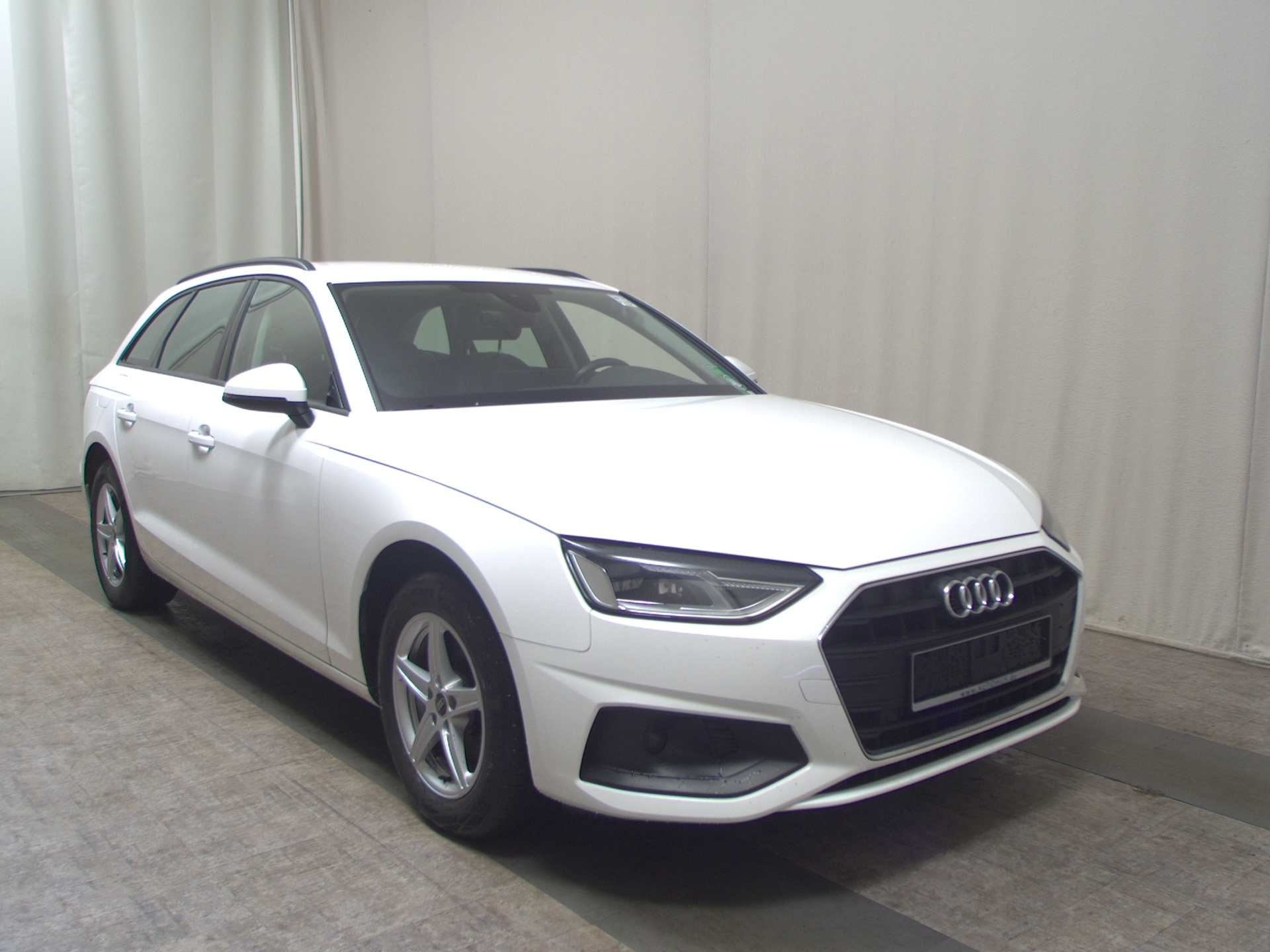 Audi A4 Avant 35 TDI Navi LED PDC Shz 3