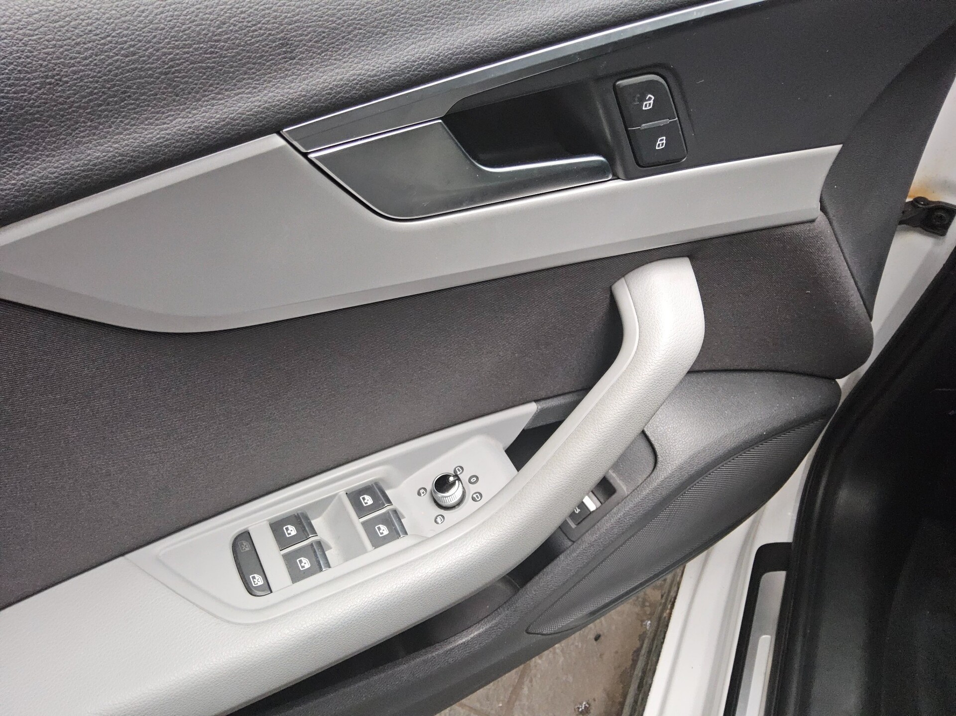 Audi A4 Avant 35 TDI Navi LED PDC Shz 9